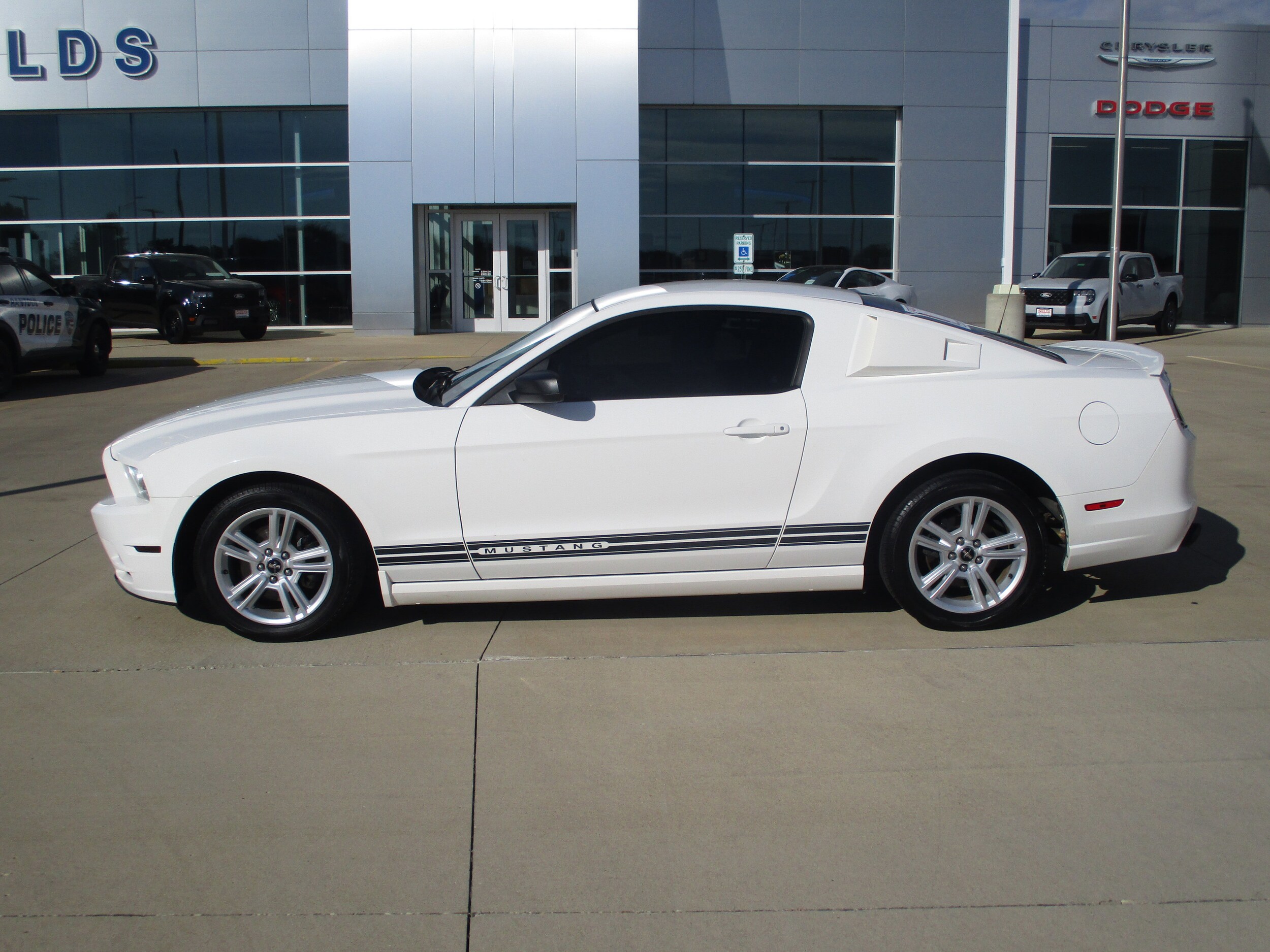 2013 Ford Mustang Base photo 2