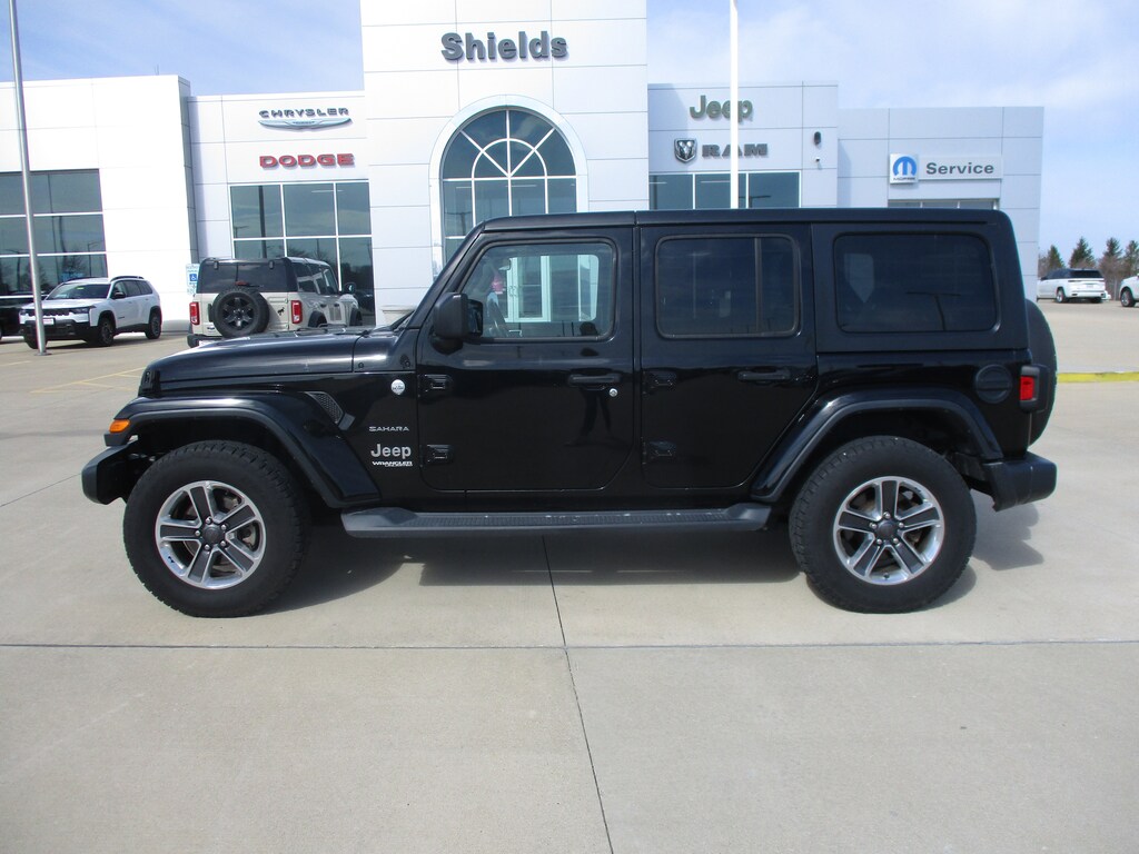 Used 2018 Jeep Wrangler Unlimited Sahara 4x4 SUV