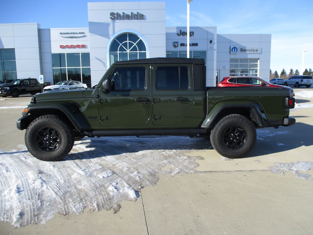 Used 2022 Jeep Gladiator Sport Truck Crew Cab