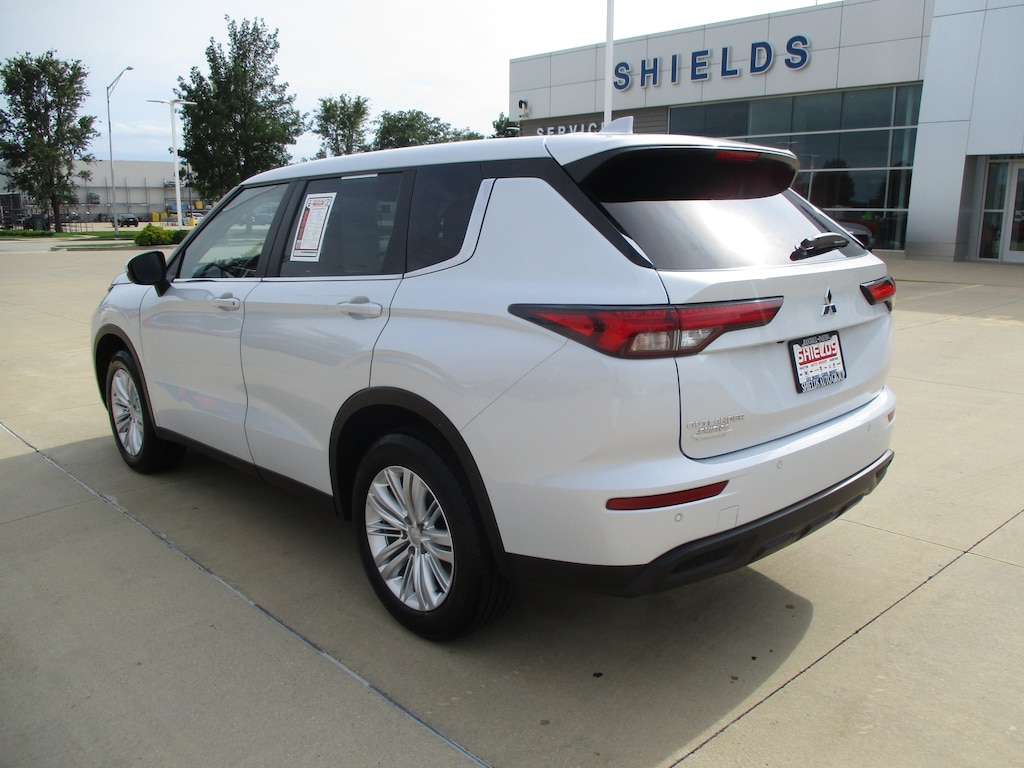 Used 2023 Mitsubishi Outlander ES SUV