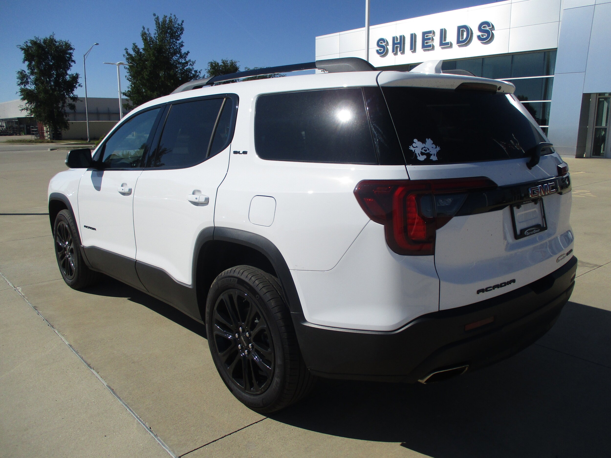 2023 Gmc Acadia SLE photo 2