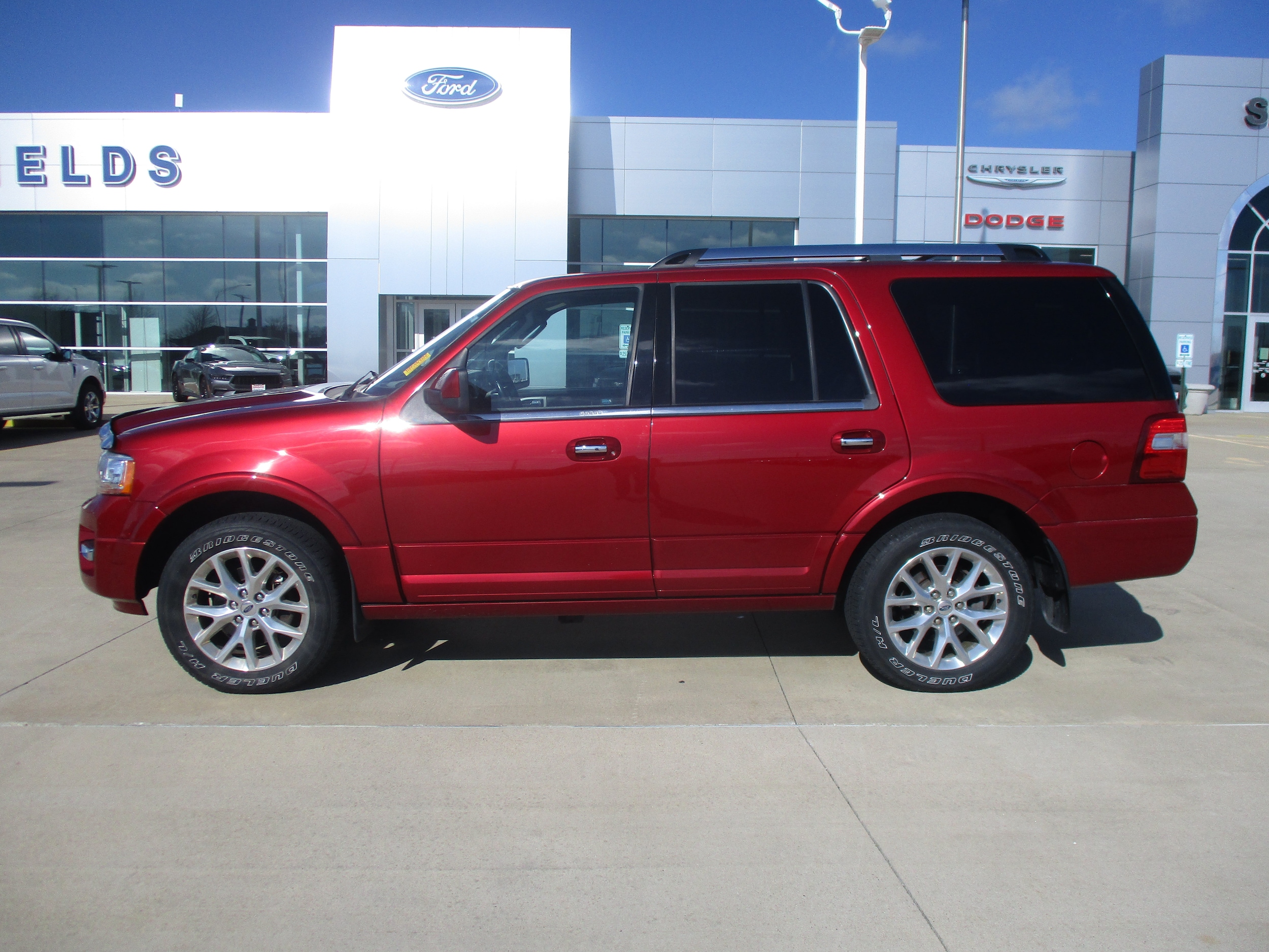 Used 2017 Ford Expedition Limited with VIN 1FMJU2AT2HEA77198 for sale in Rantoul, IL