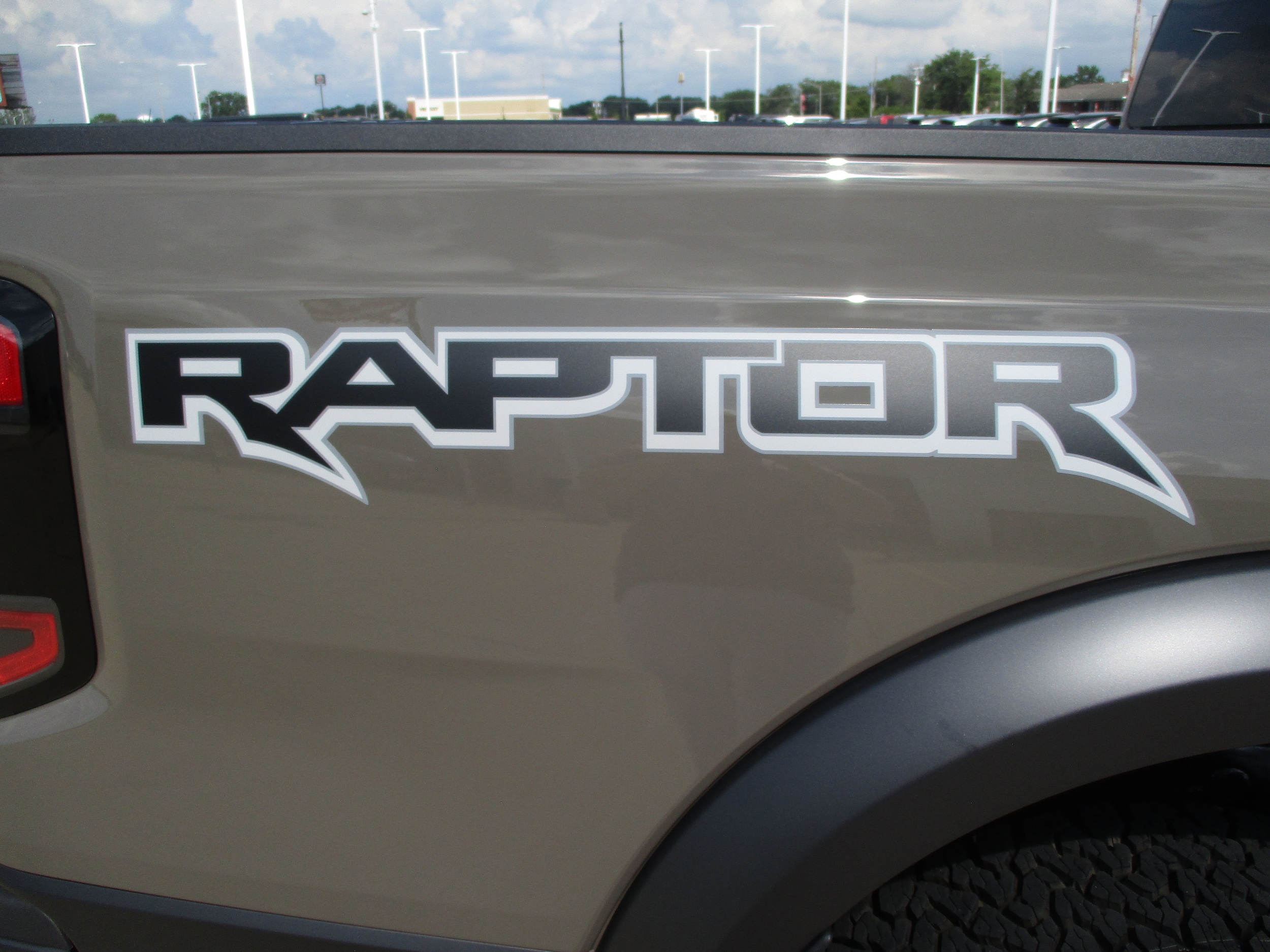 2025 Ford Ranger Raptor - Photo 12