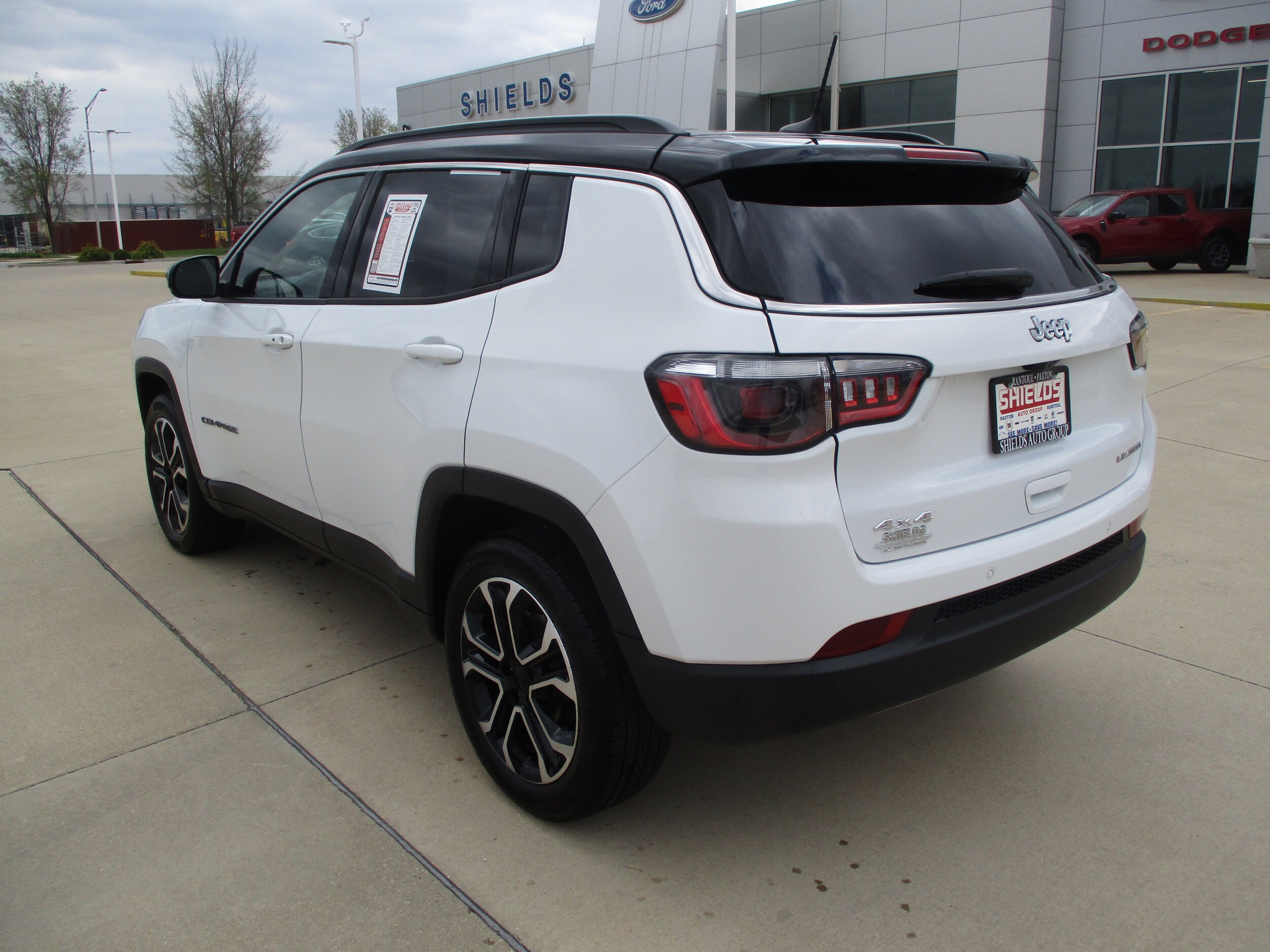 2024 Jeep Compass Limited photo 3