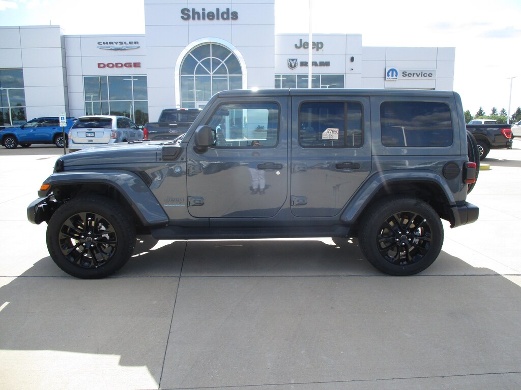 Used 2025 Jeep Wrangler 4xe Sahara SUV