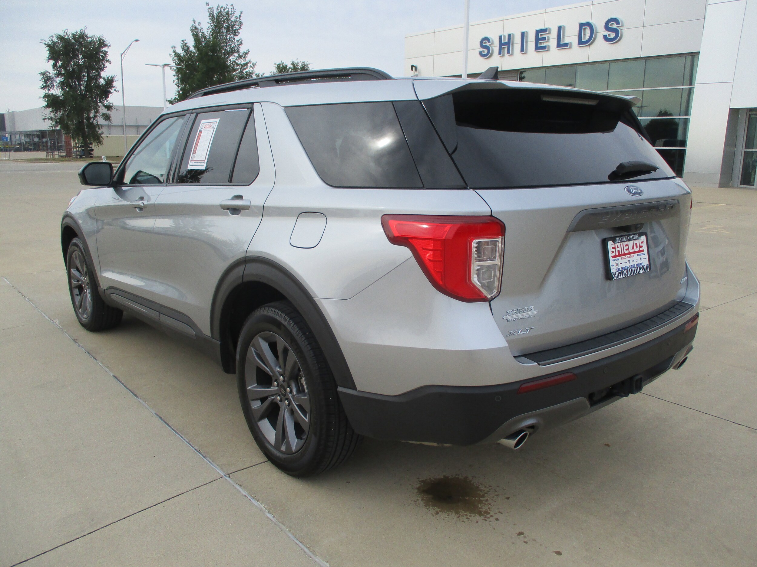 2024 Ford Explorer XLT photo 3