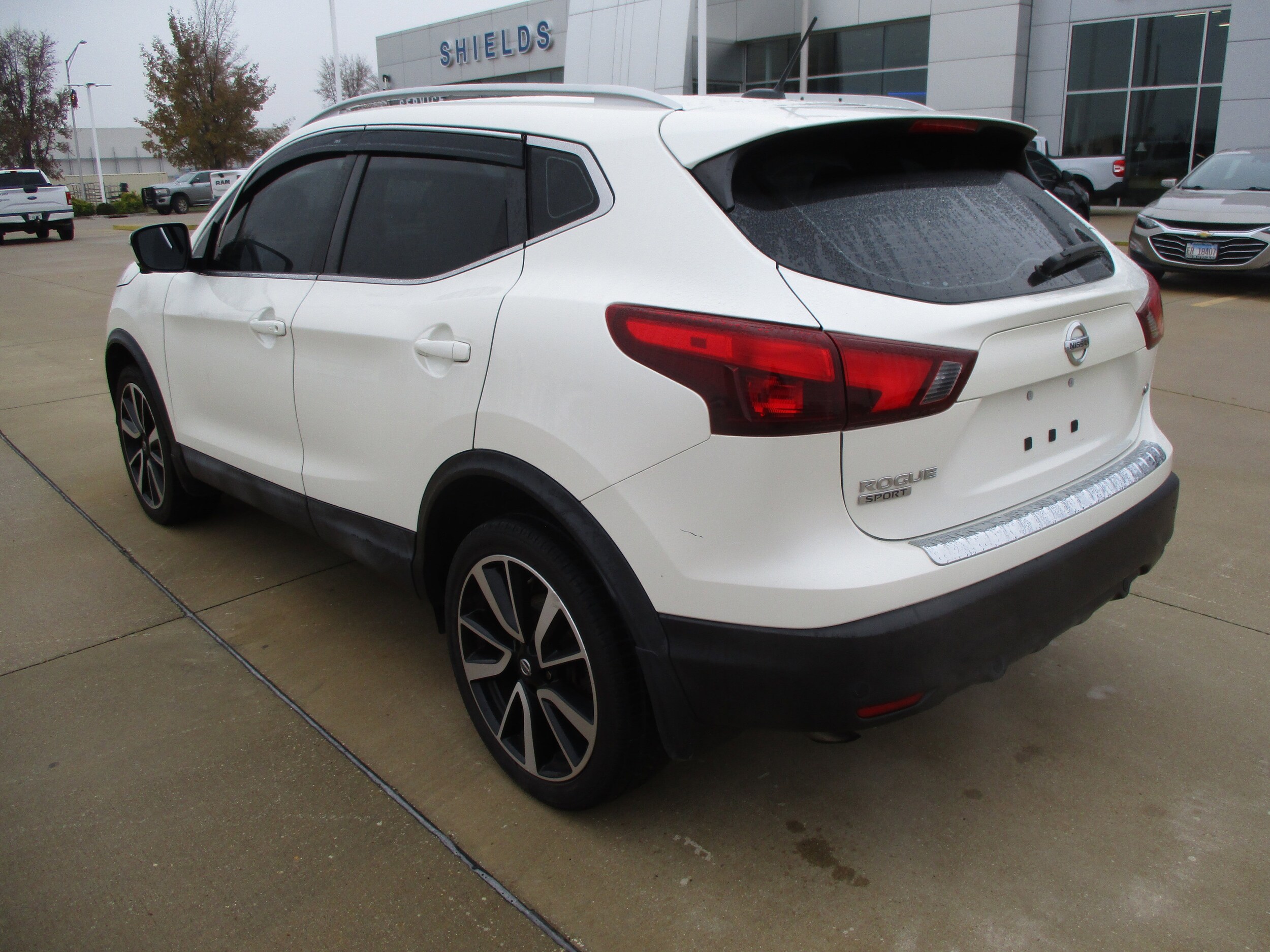 2019 Nissan Rogue Sport SL photo 3