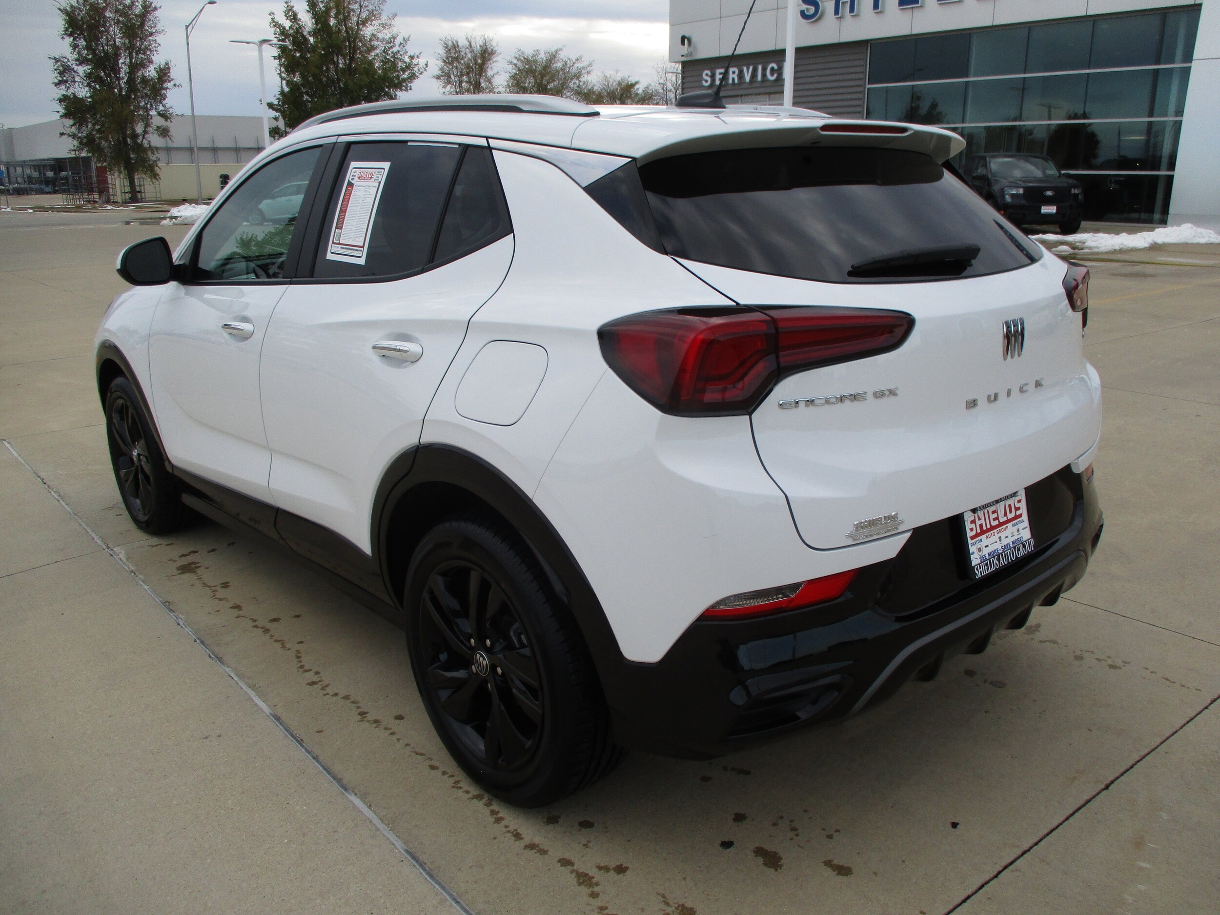 2024 Buick Encore GX Sport Touring photo 2