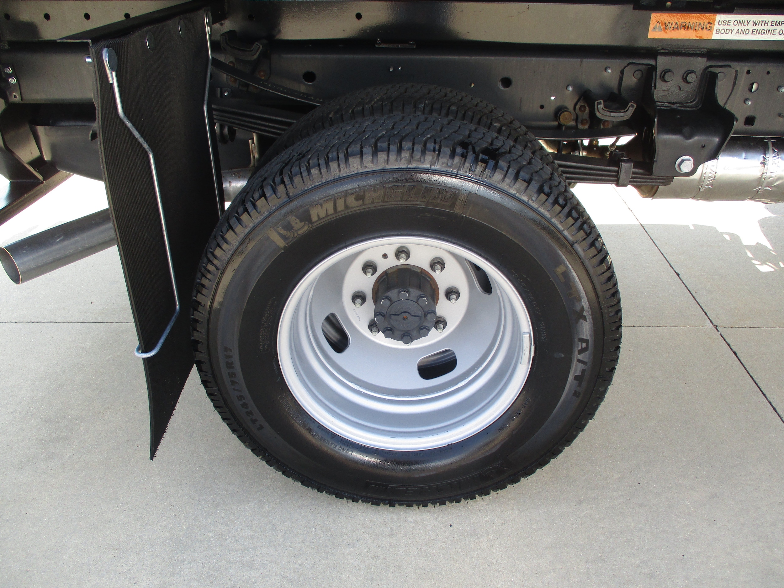 2025 Ford F-350 Super Duty Chassis Cab XL - Photo 14