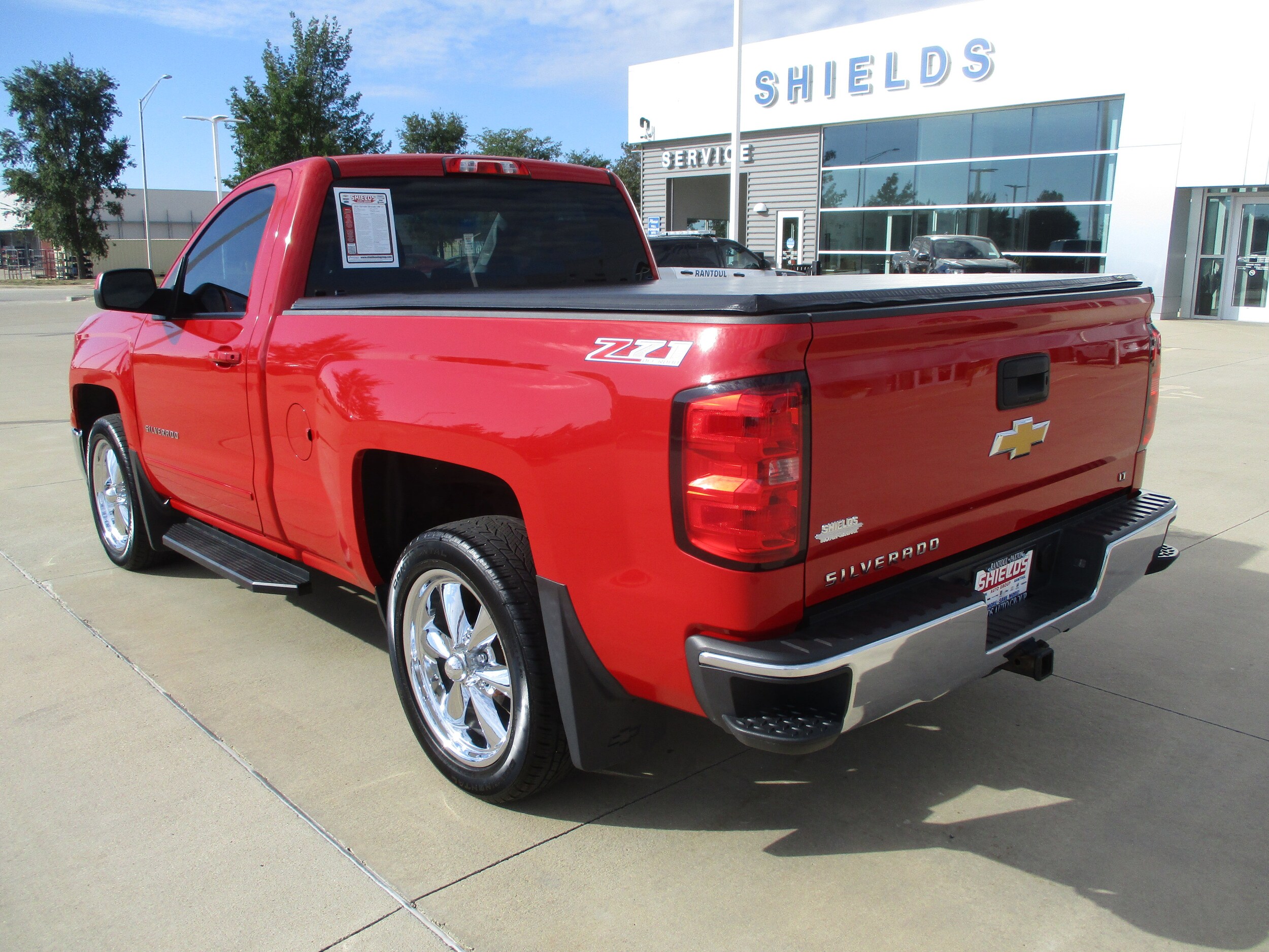 2015 Chevrolet Silverado 1500 LT photo 3