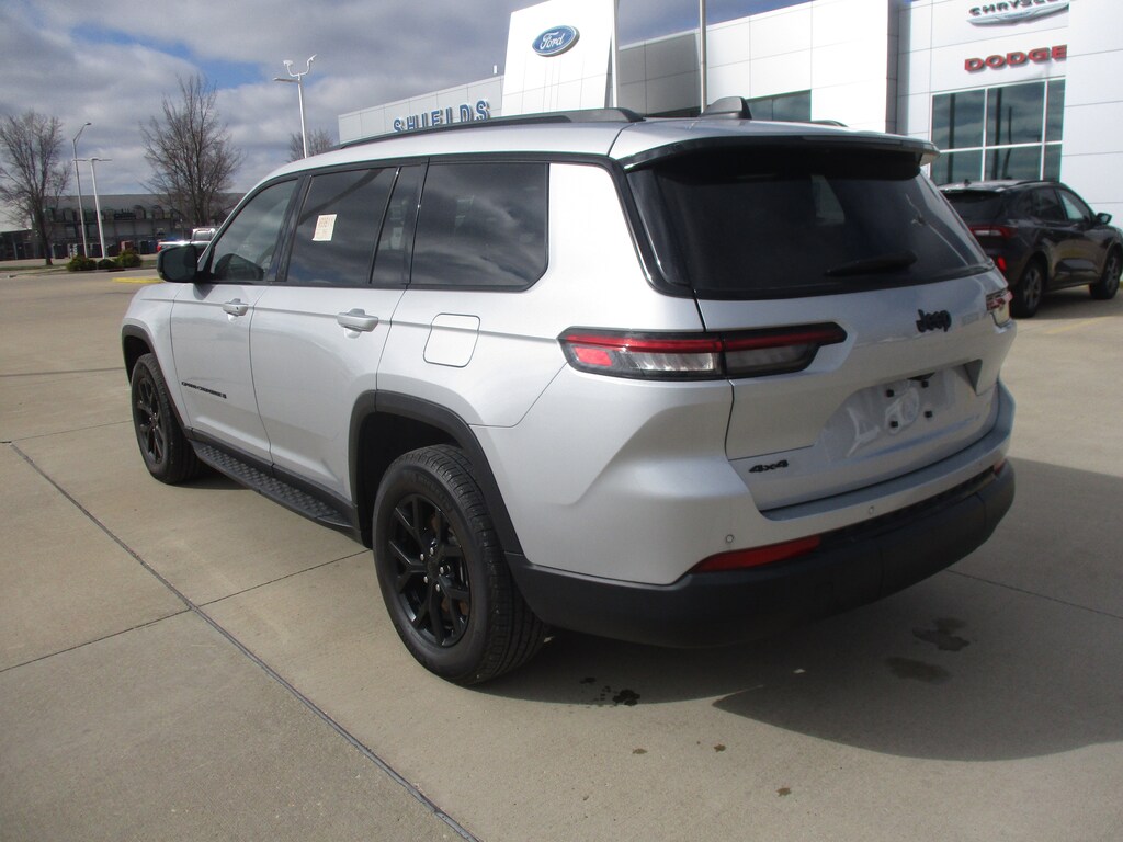 Used 2024 Jeep Grand Cherokee L Laredo SUV