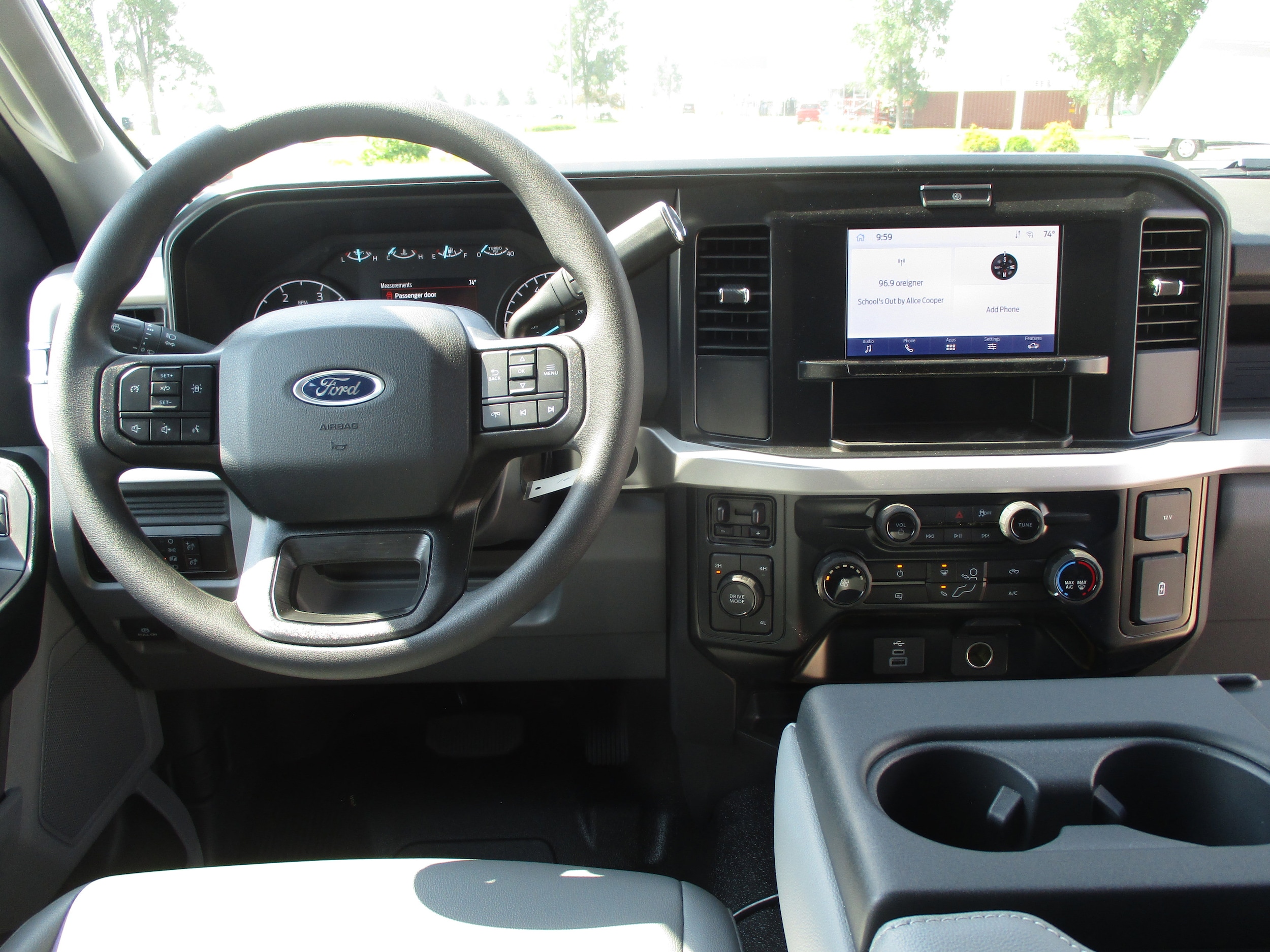 2025 Ford F-350 Super Duty Chassis Cab XL - Photo 16