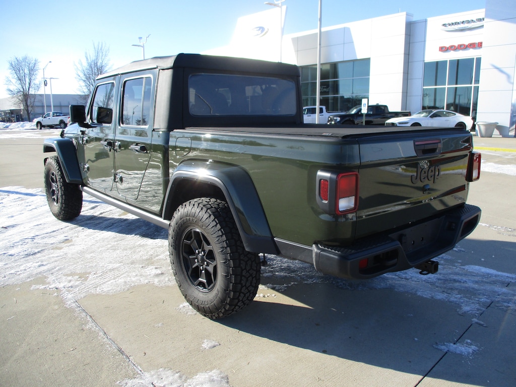 Used 2022 Jeep Gladiator Sport Truck Crew Cab