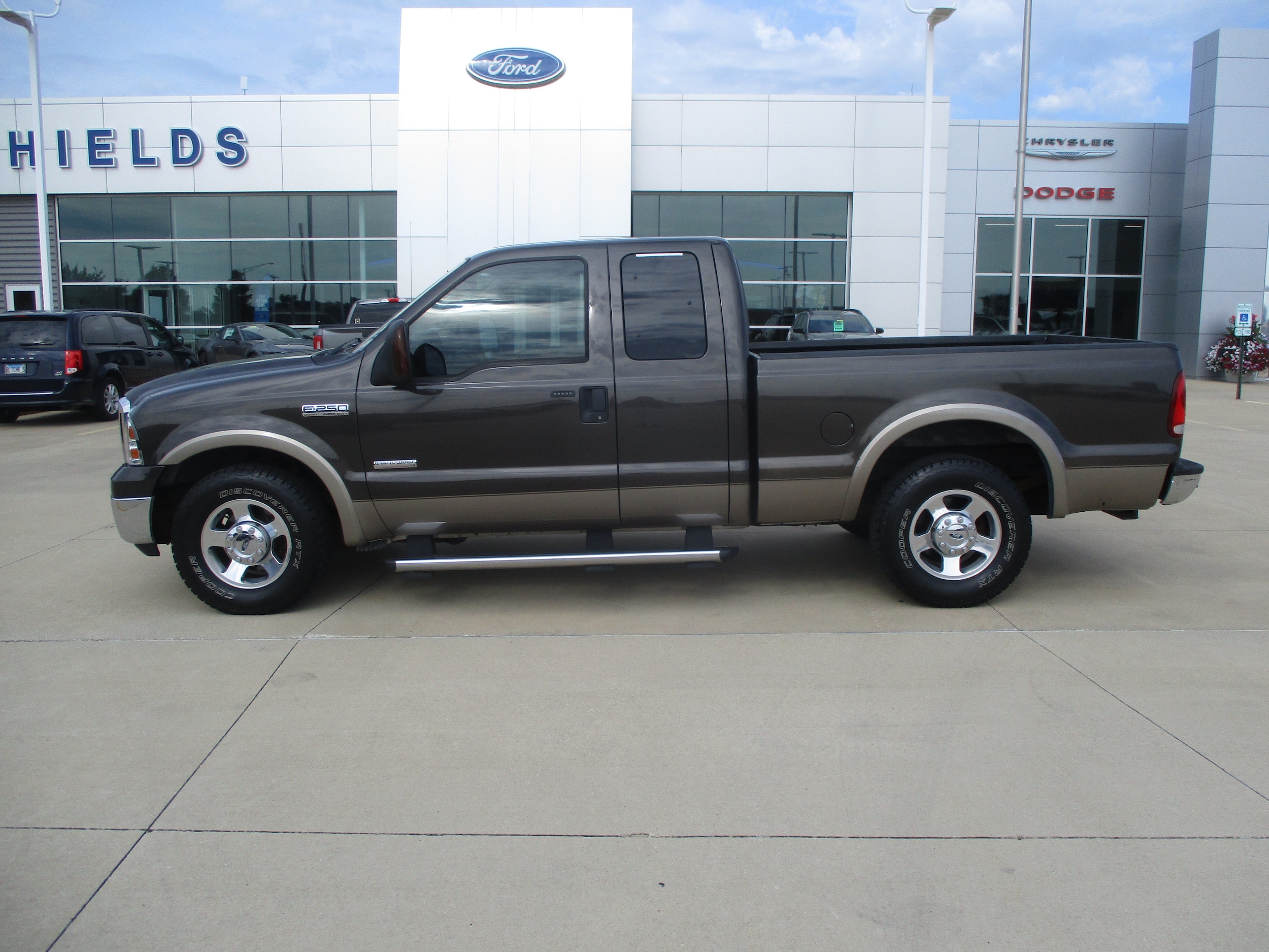 Used 2005 Ford F-250 Super Duty Lariat with VIN 1FTSX20P75EB82626 for sale in Rantoul, IL