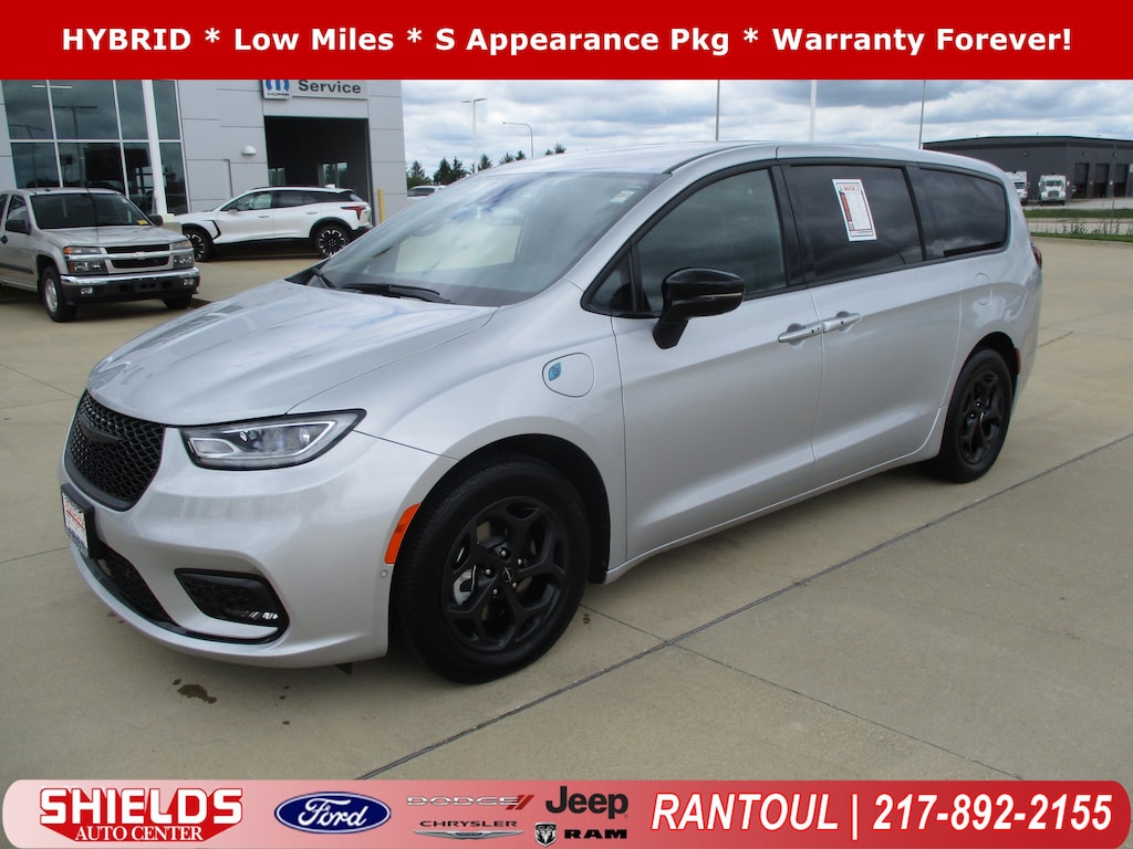 Used 2024 Chrysler Pacifica Plug-In Hybrid Select Van Passenger Van