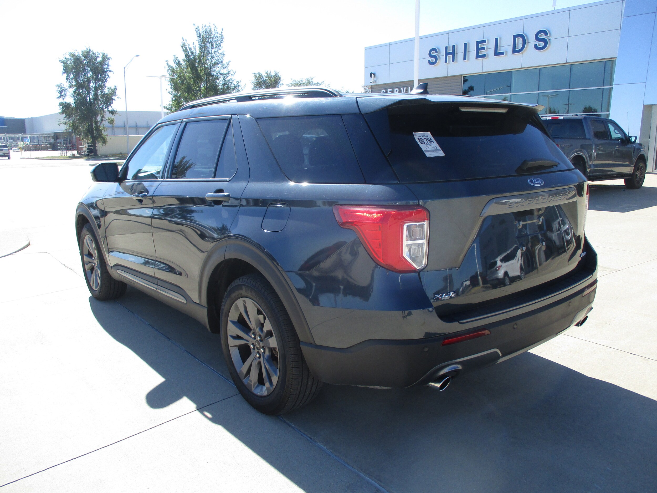 2023 Ford Explorer XLT photo 2