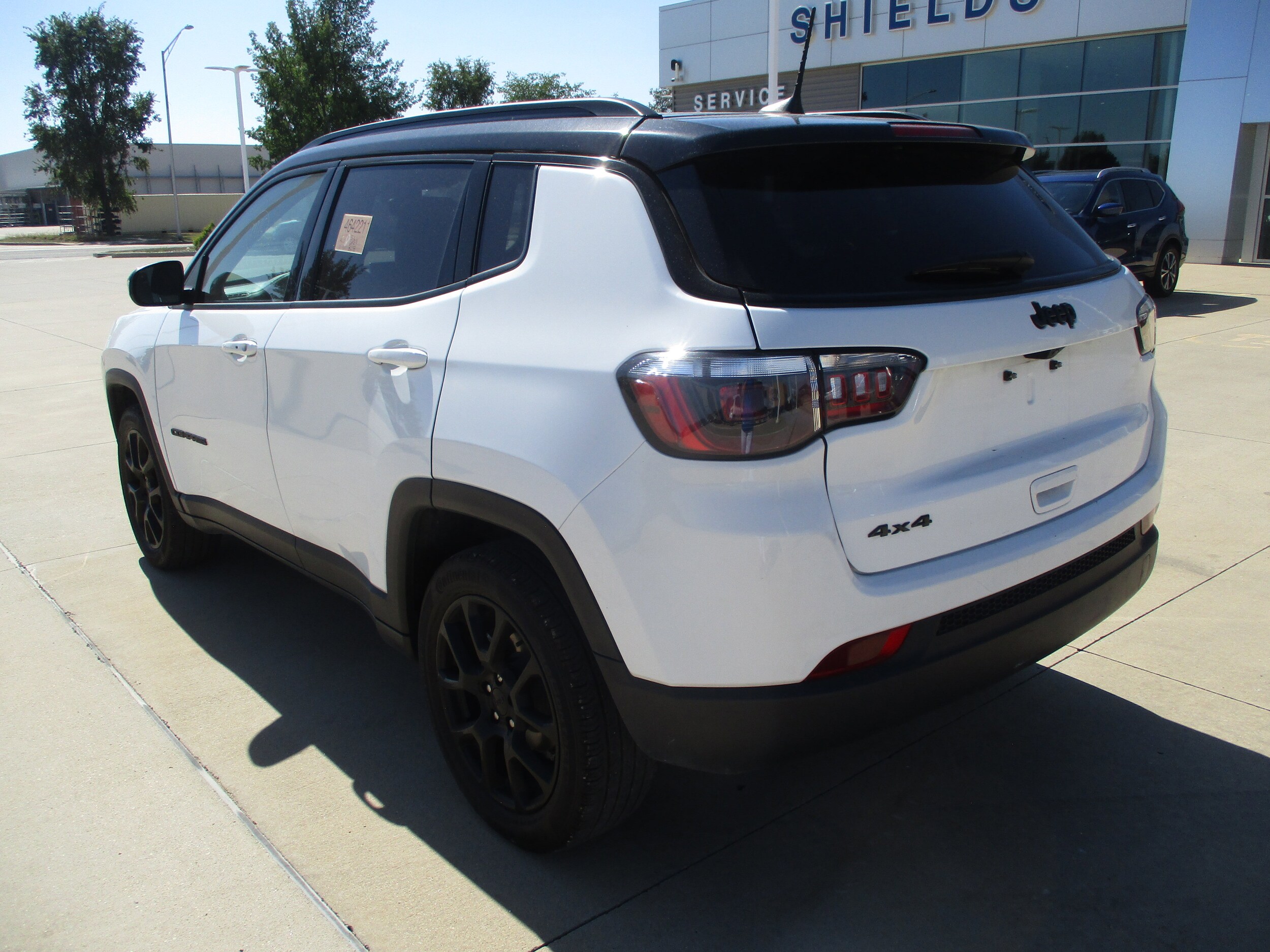 2022 Jeep Compass Latitude Altitude Special Edition photo 2