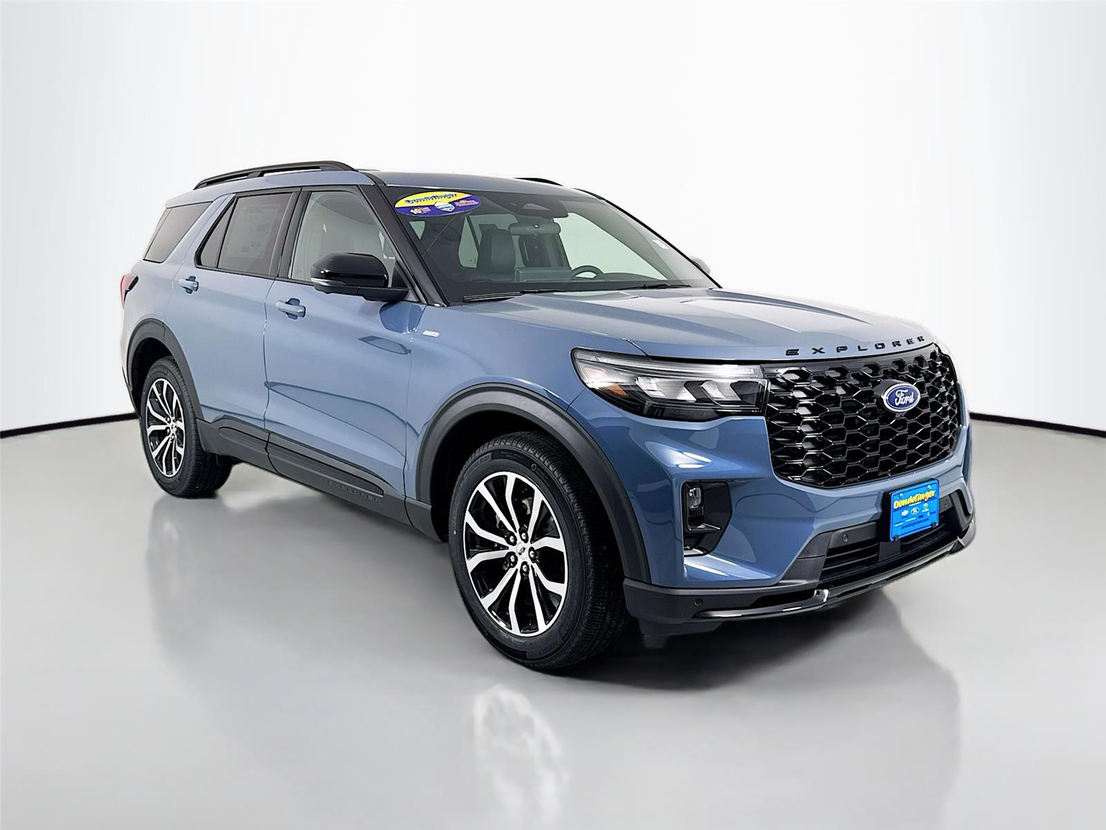 2026 Ford Explorer ST-LINE's photo