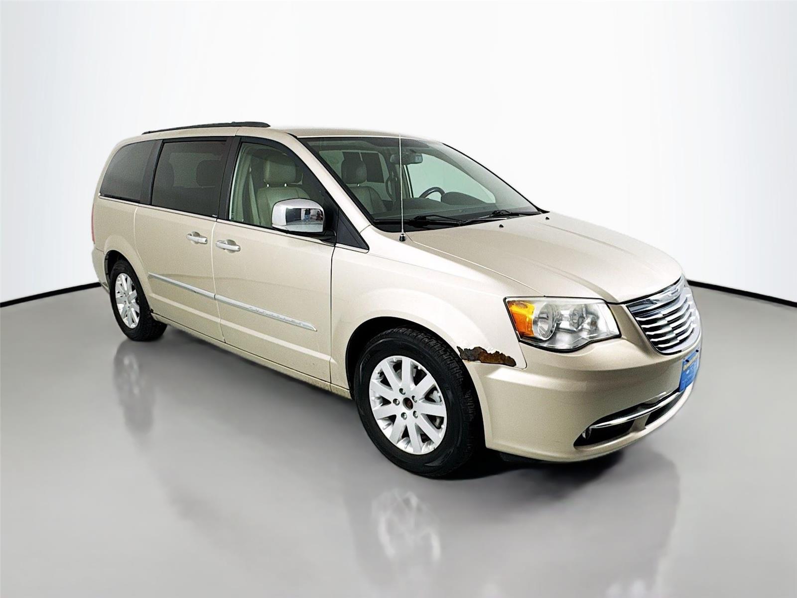 2012 Chrysler Town & Country Touring-L's photo