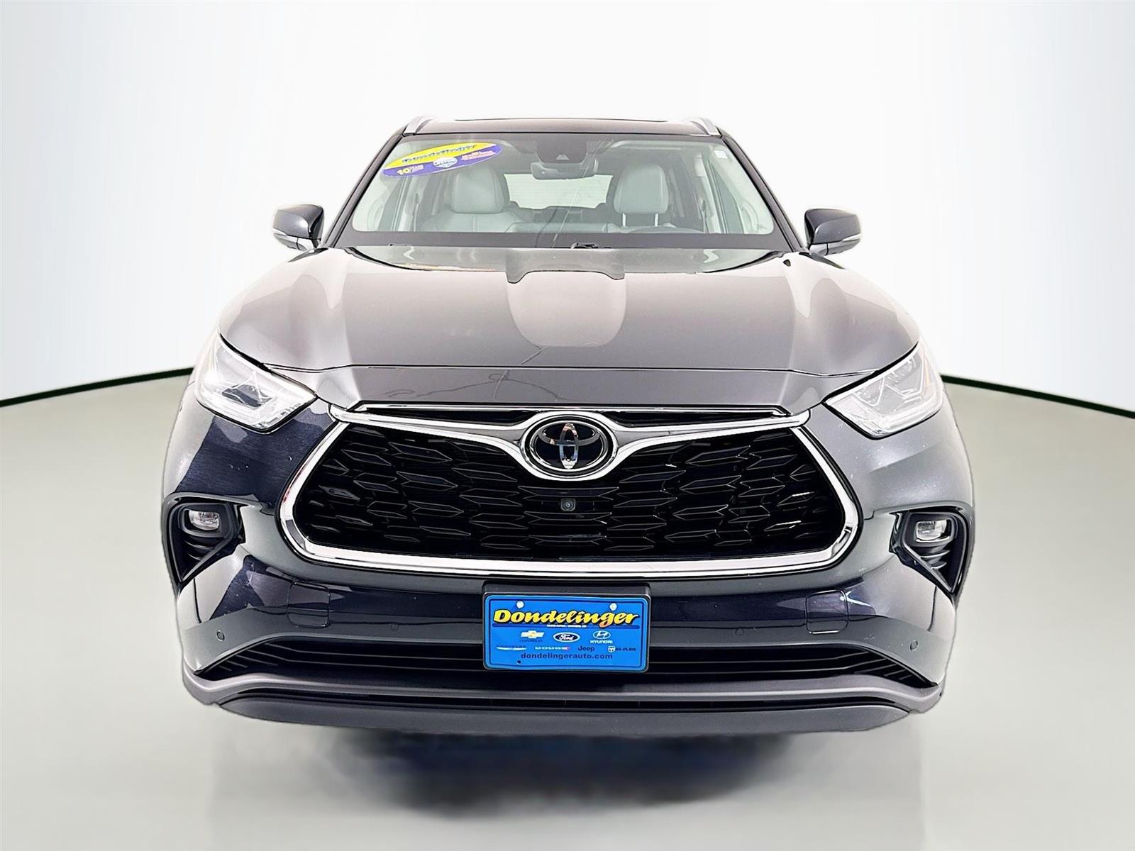 Used 2022 Toyota Highlander Limited with VIN 5TDDZRBHXNS215677 for sale in Cohasset, Minnesota