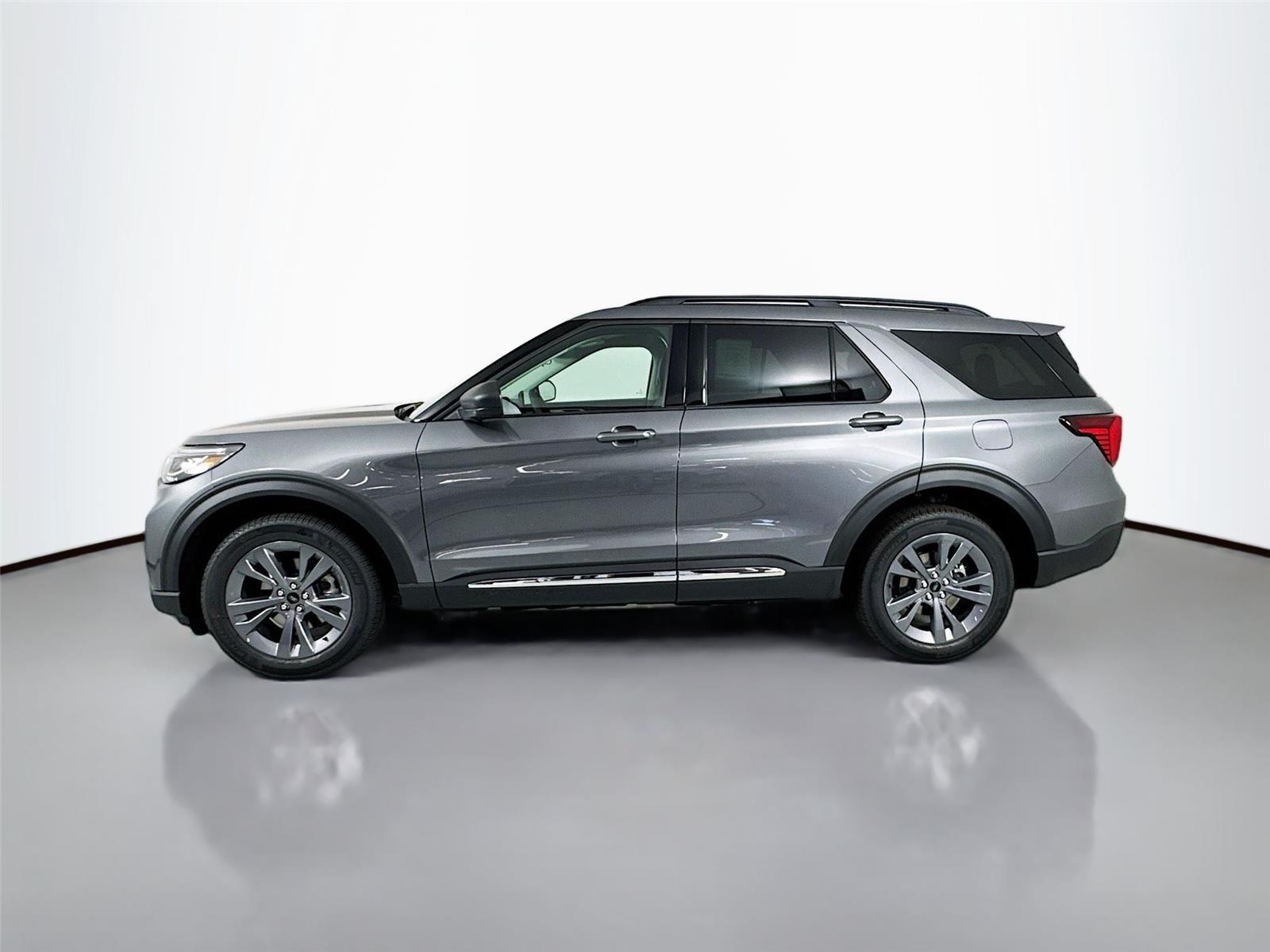 2025 Ford Explorer photo 4