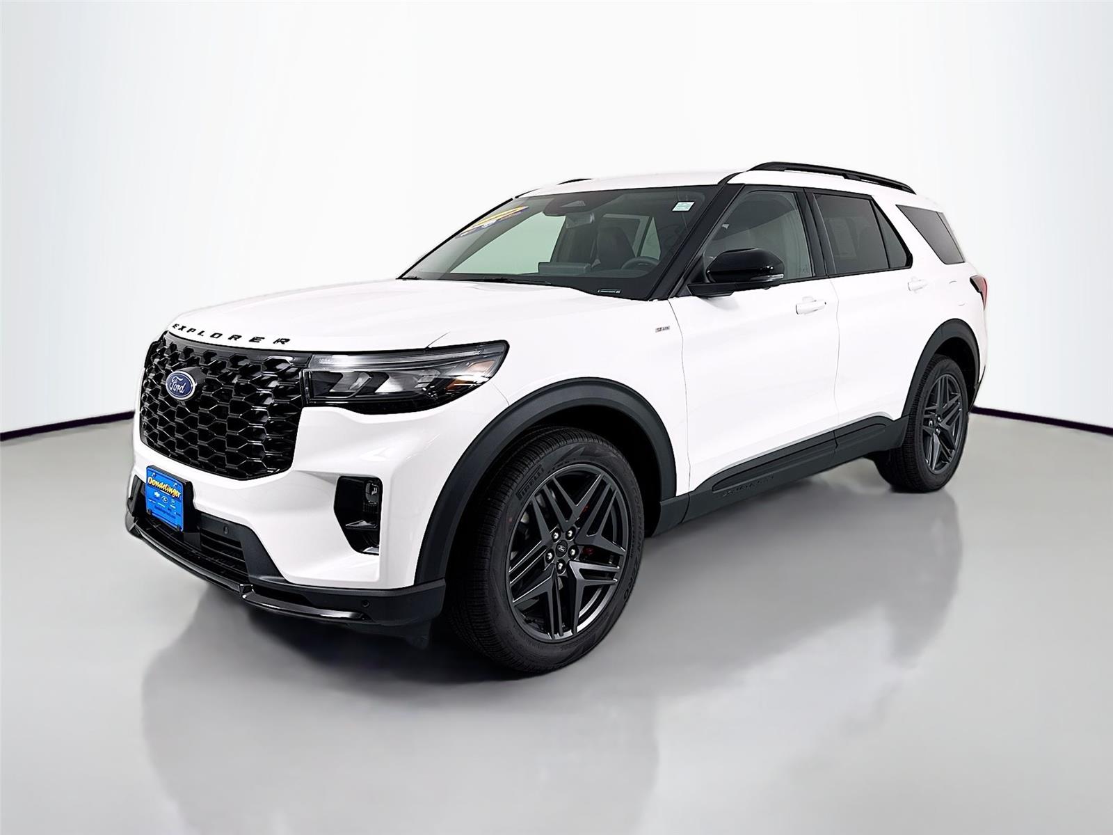 2026 Ford Explorer ST-Line photo 3