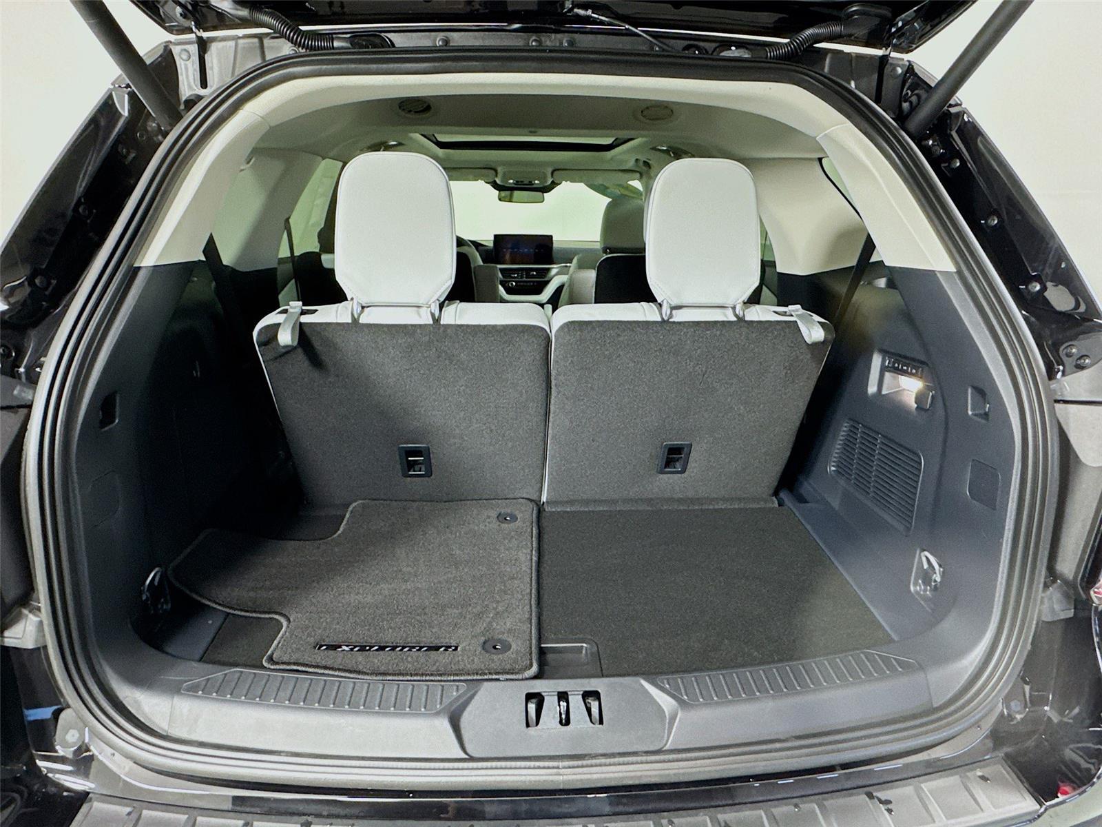 2026 Ford Explorer Platinum - Photo 29