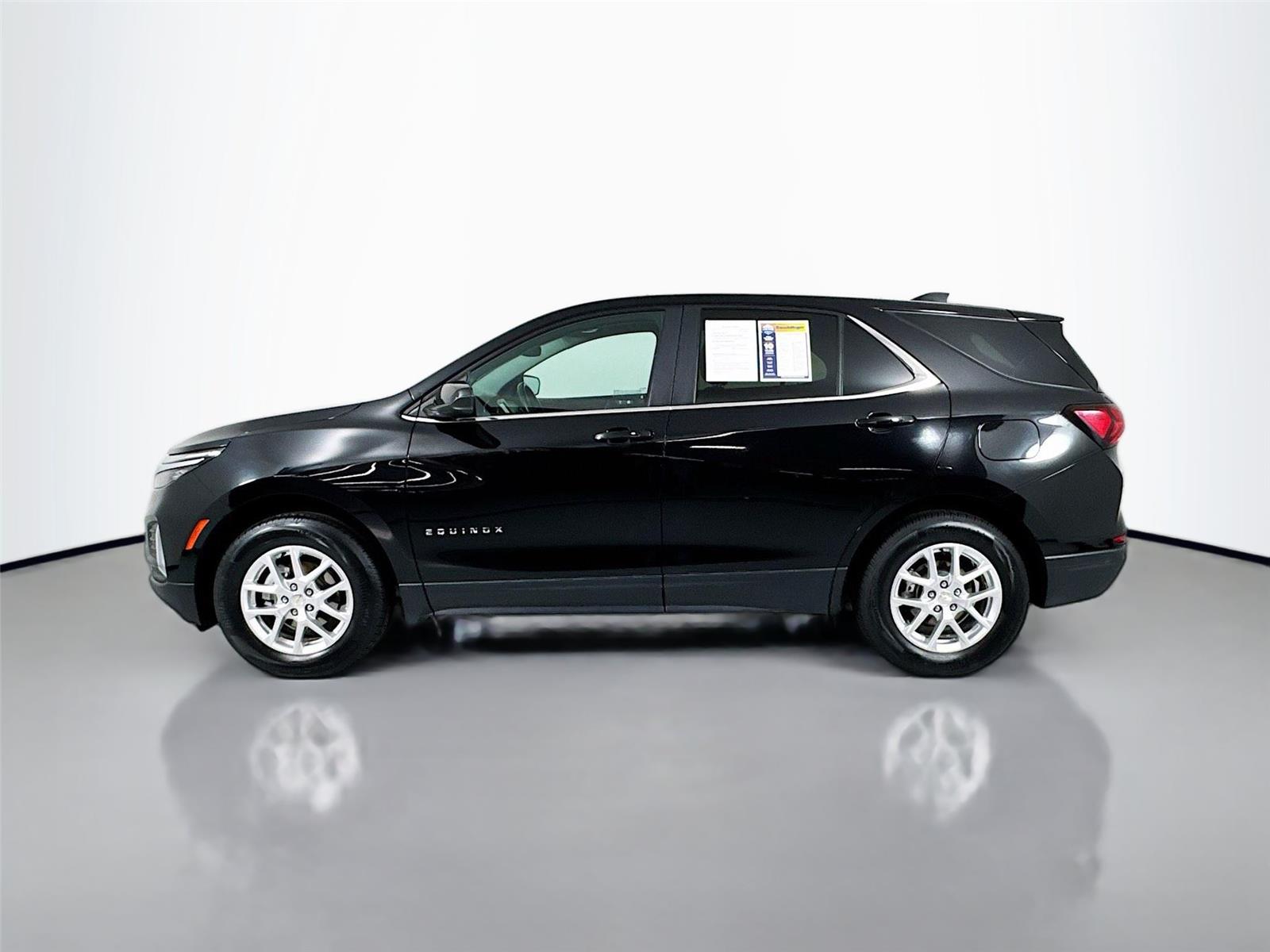 2024 Chevrolet Equinox LT photo 2