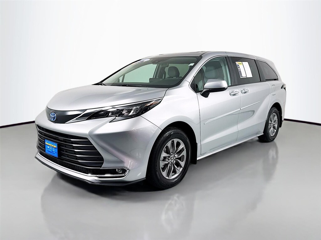 Used 2024 Toyota Sienna XLE 7-Passenger Van