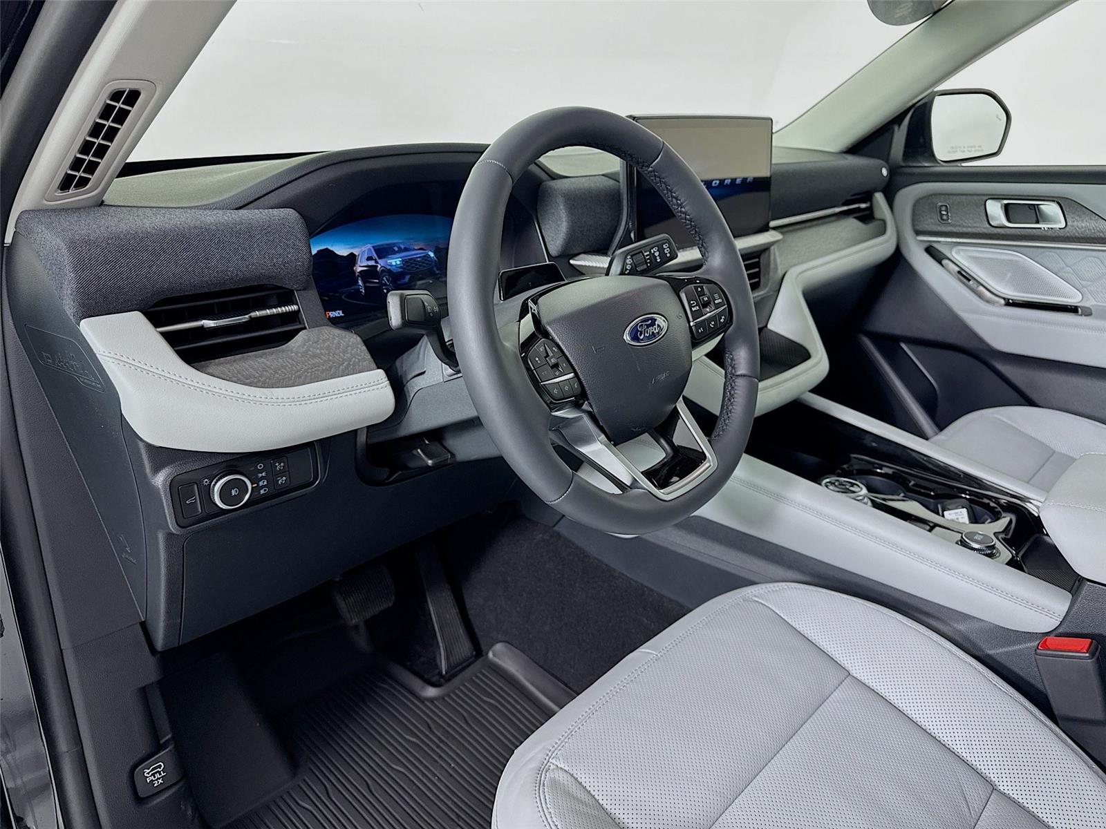 2026 Ford Explorer Platinum - Photo 9