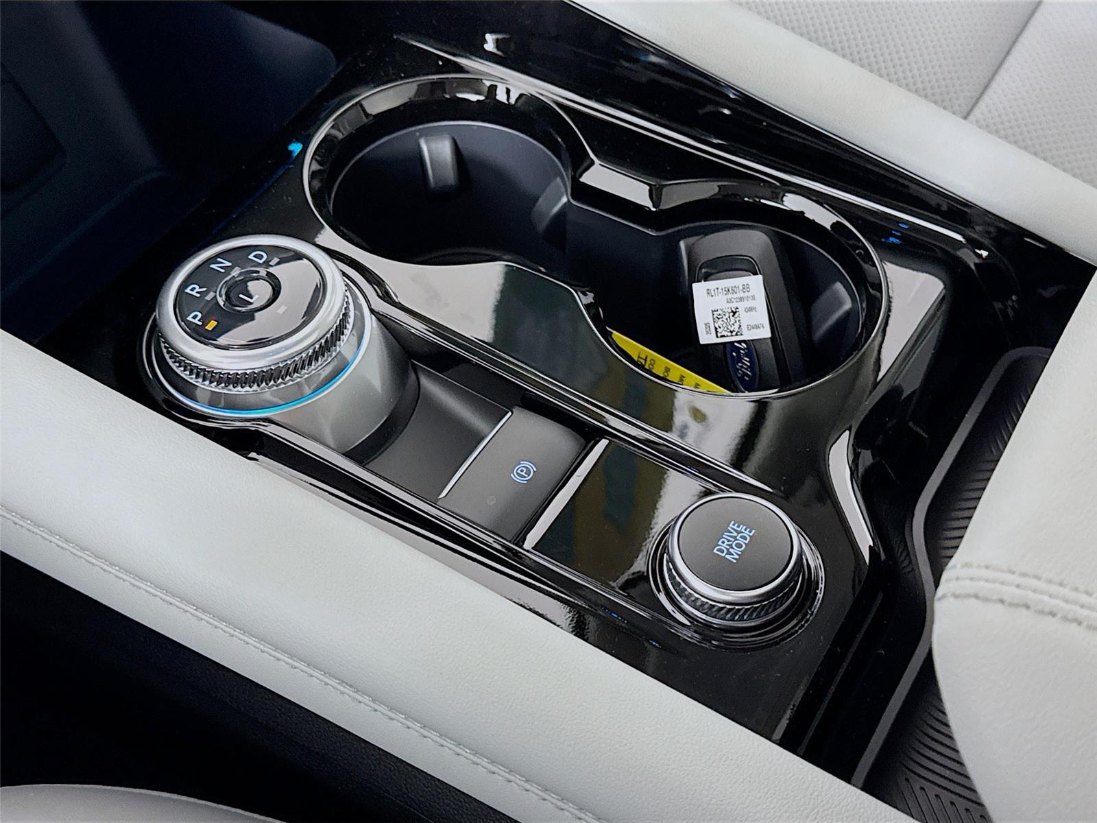 2026 Ford Explorer Platinum - Photo 19