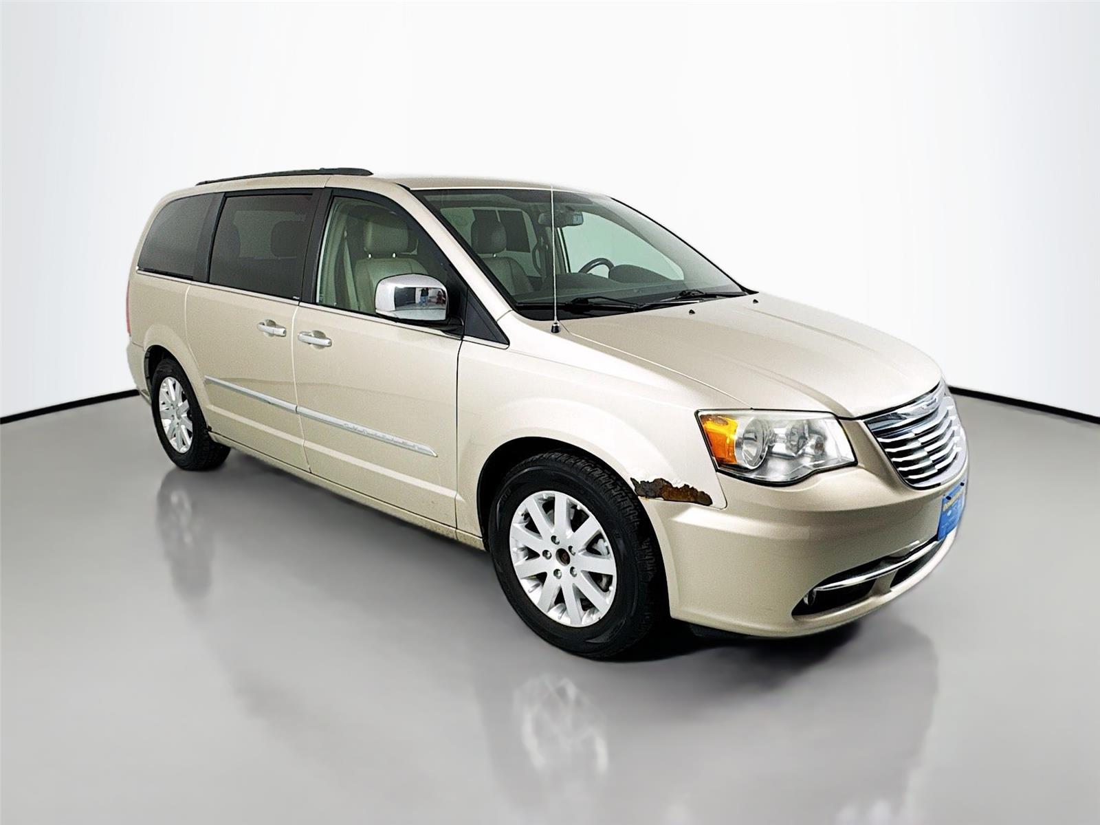 2012 Chrysler Town & Country Touring-L's photo