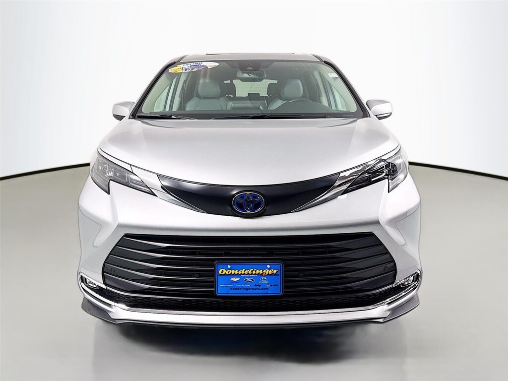 Used 2024 Toyota Sienna XLE 7-Passenger Van