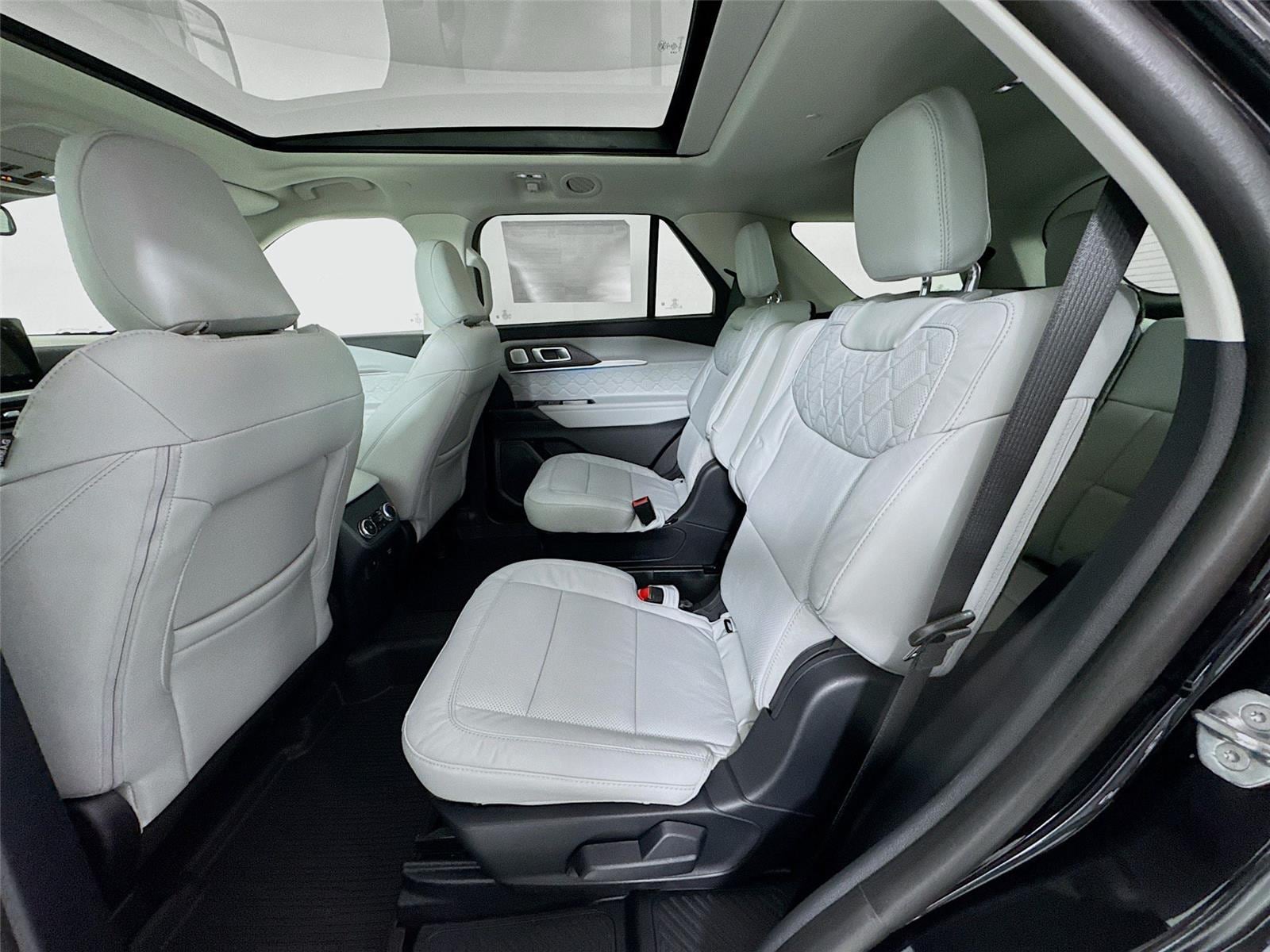 2026 Ford Explorer Platinum - Photo 24