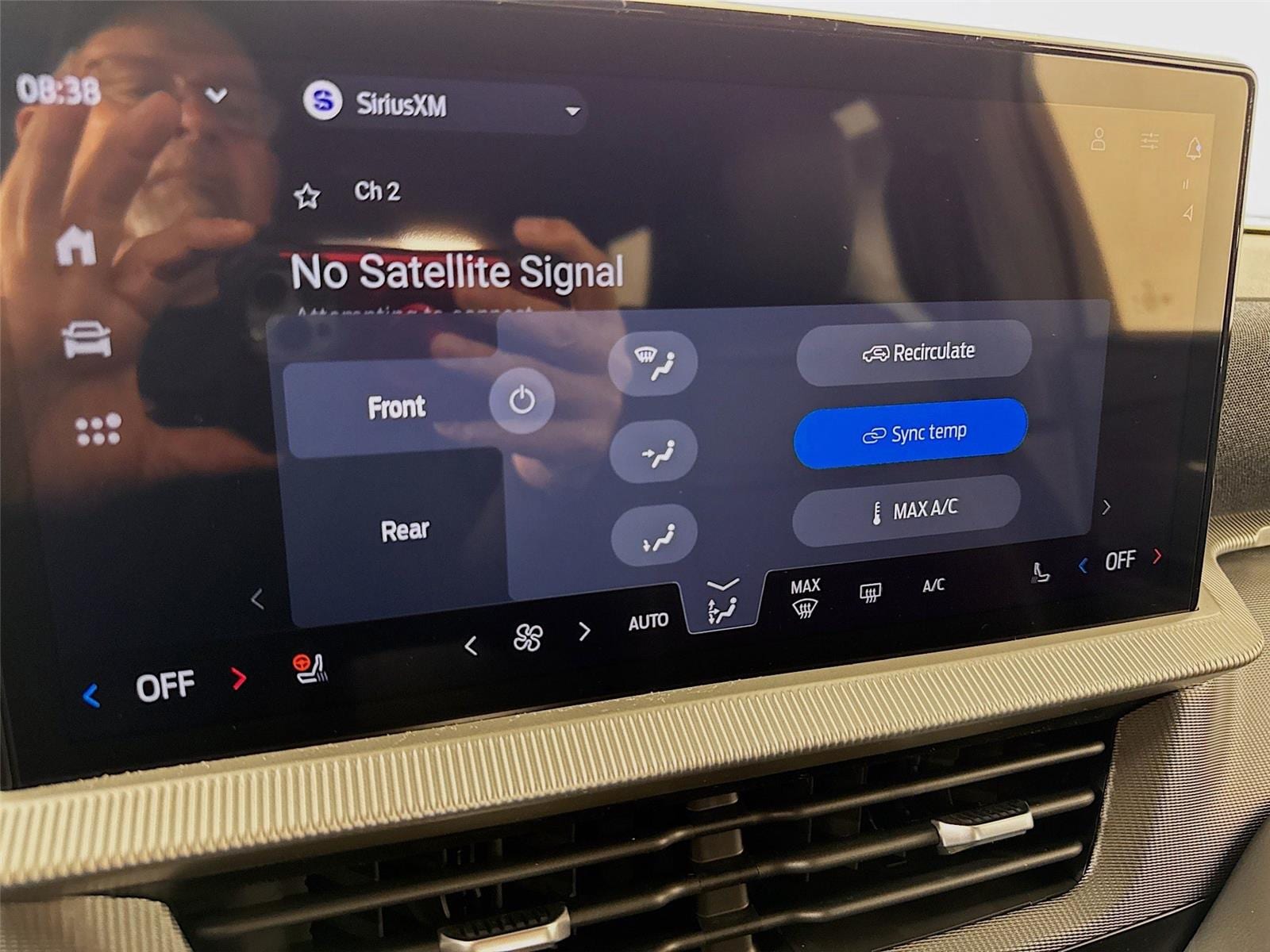 2026 Ford Explorer ST-Line - Photo 18