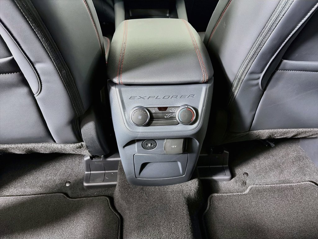 2027 Ford Explorer ST-LINE - Photo 35