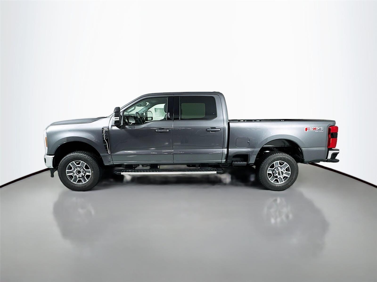 2026 Ford F-350 Lariat photo 4