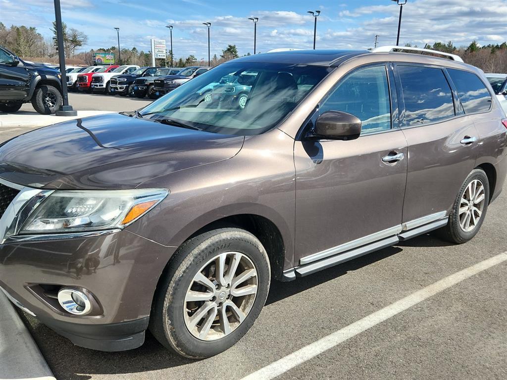 2016 Nissan Pathfinder SL