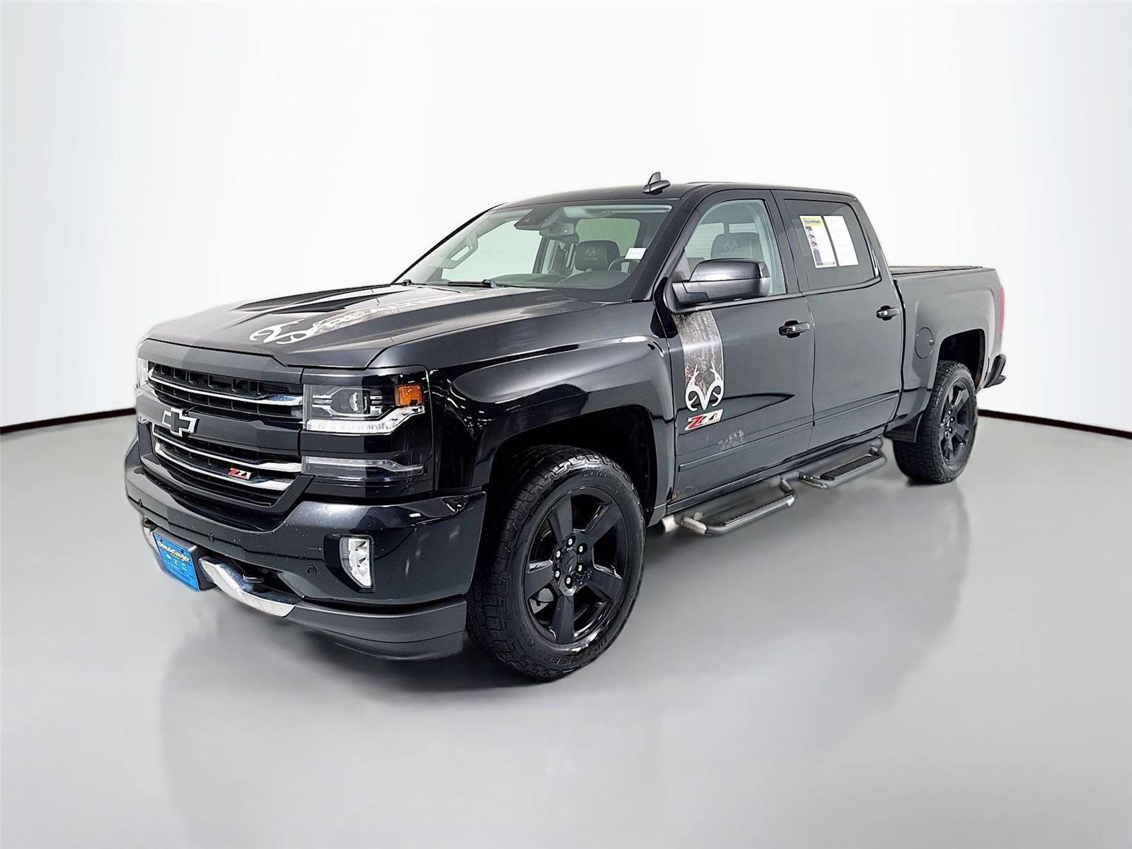 2017 Chevrolet Silverado 1500 LTZ photo 3