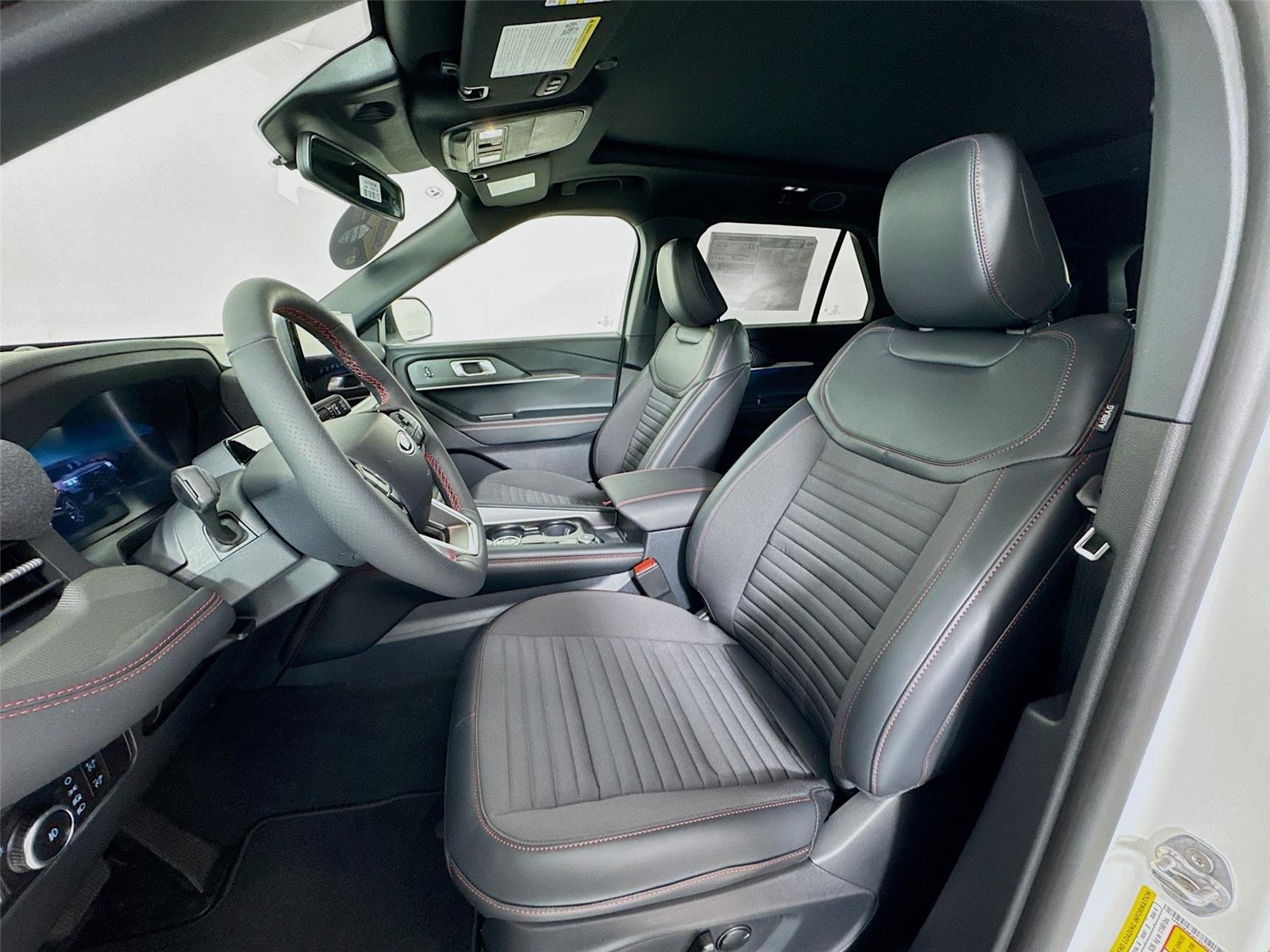 2026 Ford Explorer ST-Line - Photo 11