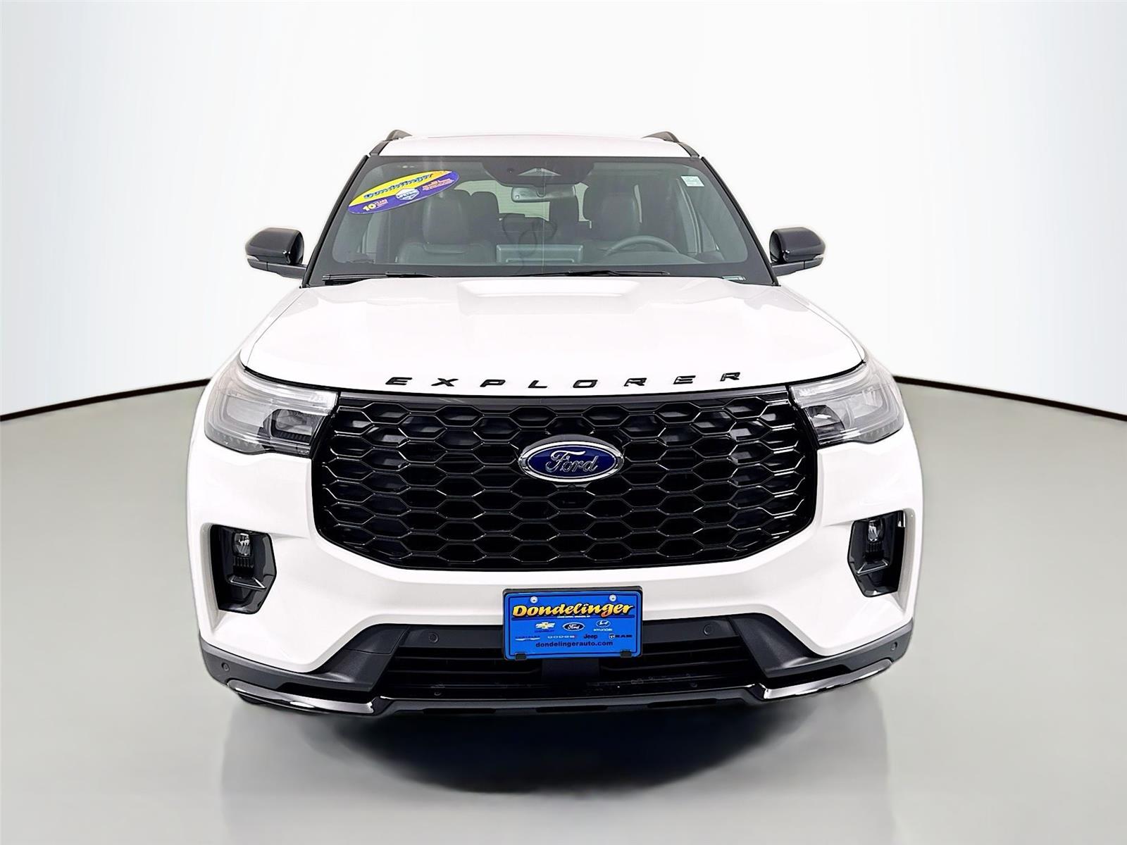 2026 Ford Explorer ST-Line photo 2