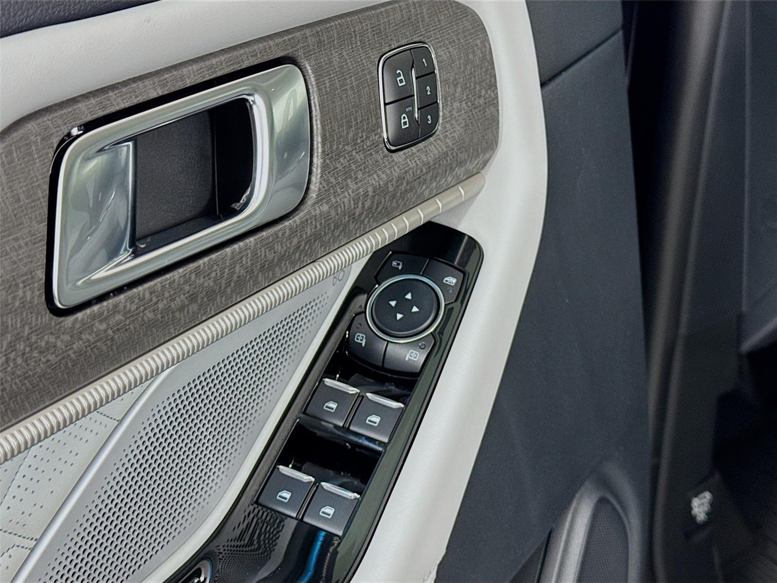 2026 Ford Explorer Platinum - Photo 20