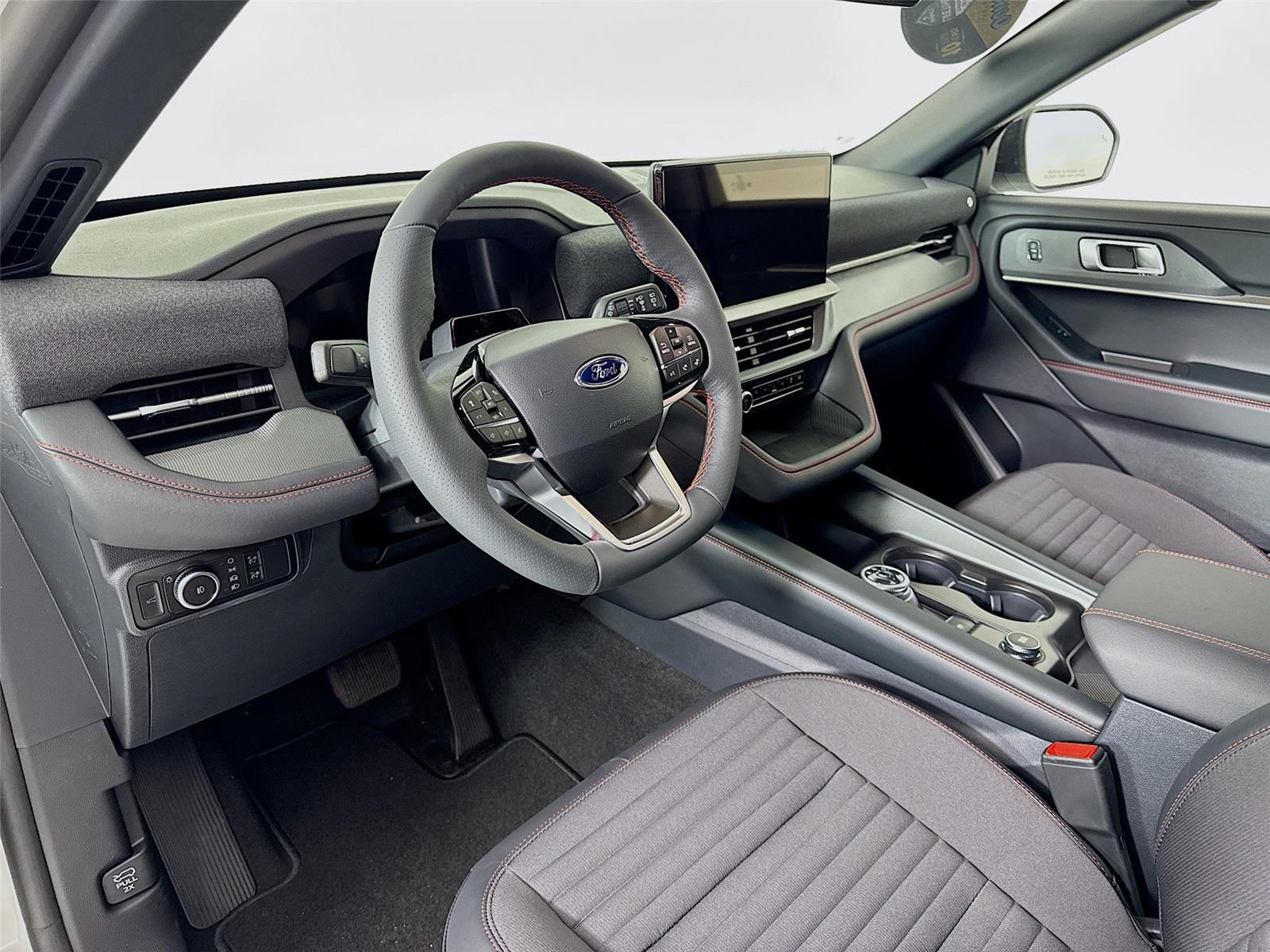 2026 Ford Explorer ST-Line - Photo 9