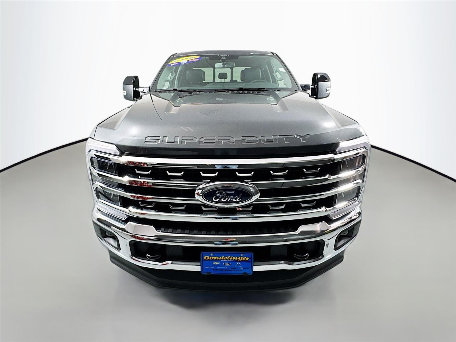 2026 Ford F-350 Lariat photo 2