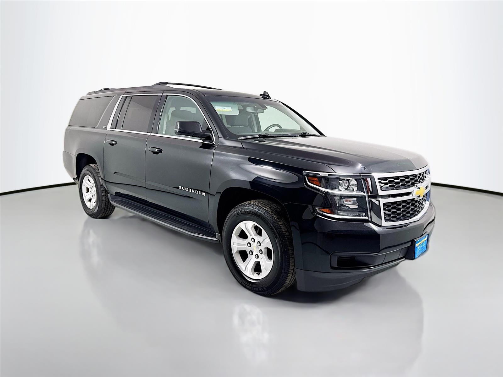 2016 Chevrolet Suburban LS's photo