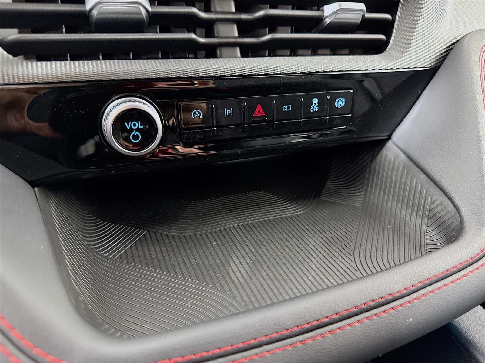 2026 Ford Explorer ST-Line - Photo 37