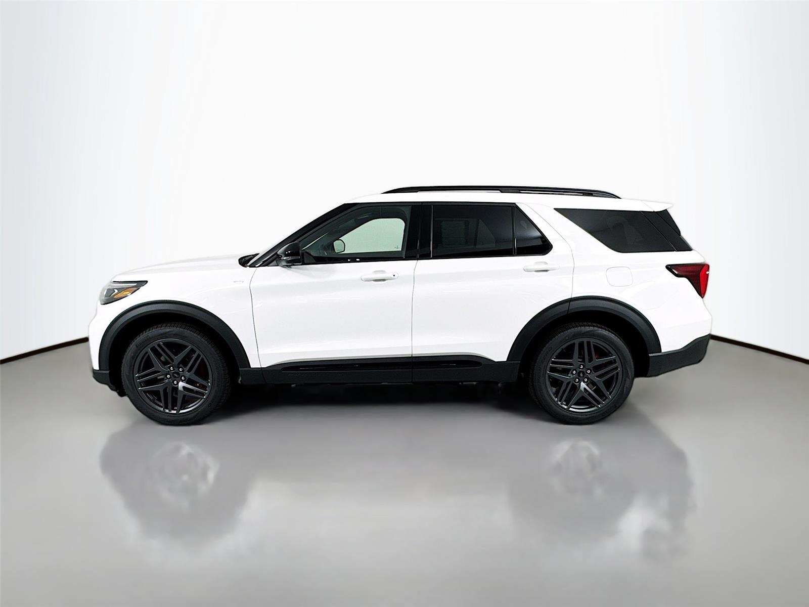 2026 Ford Explorer ST-Line photo 4