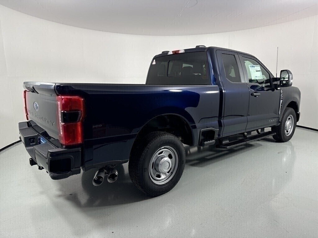 2024 Ford F-350 XL photo 4