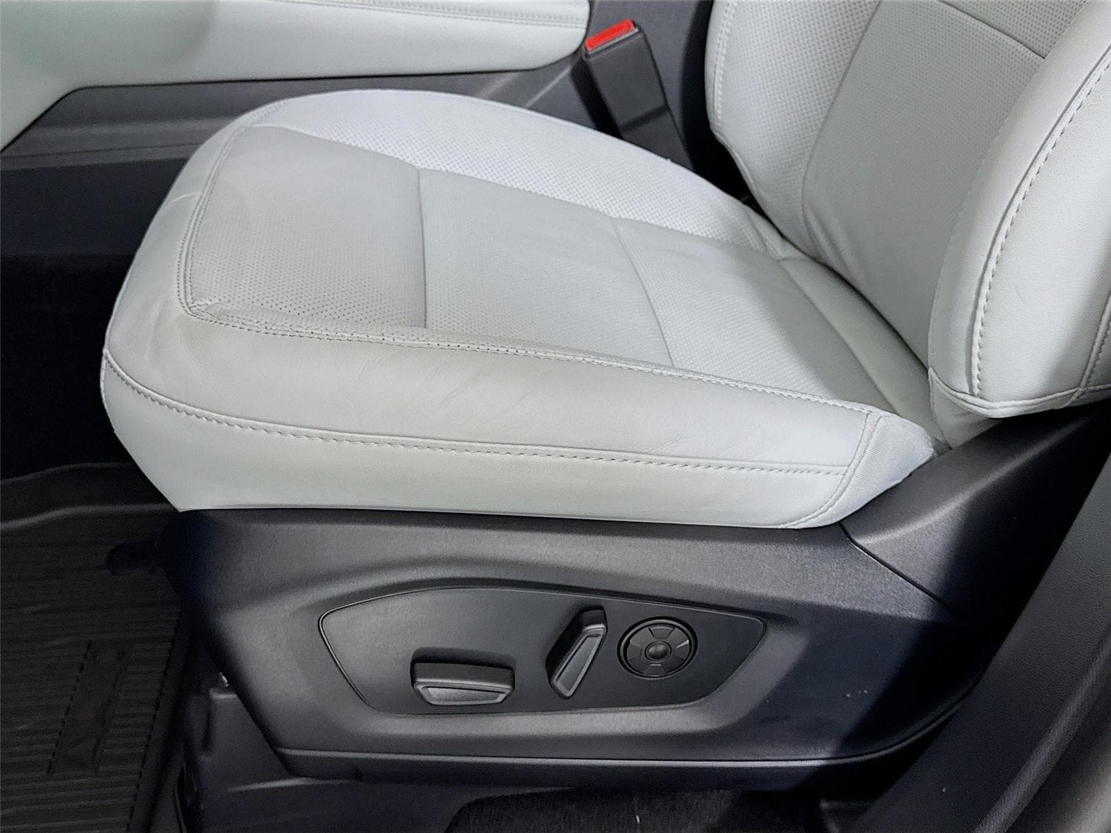 2026 Ford Explorer Platinum - Photo 22