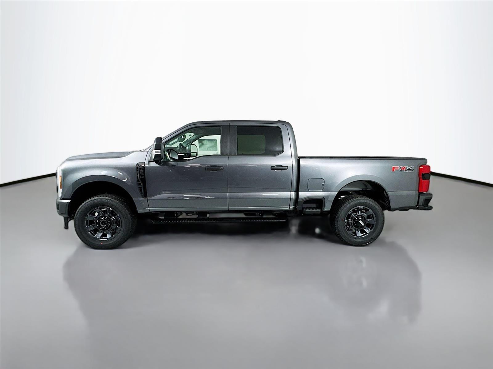 2026 Ford F-350 XL photo 4